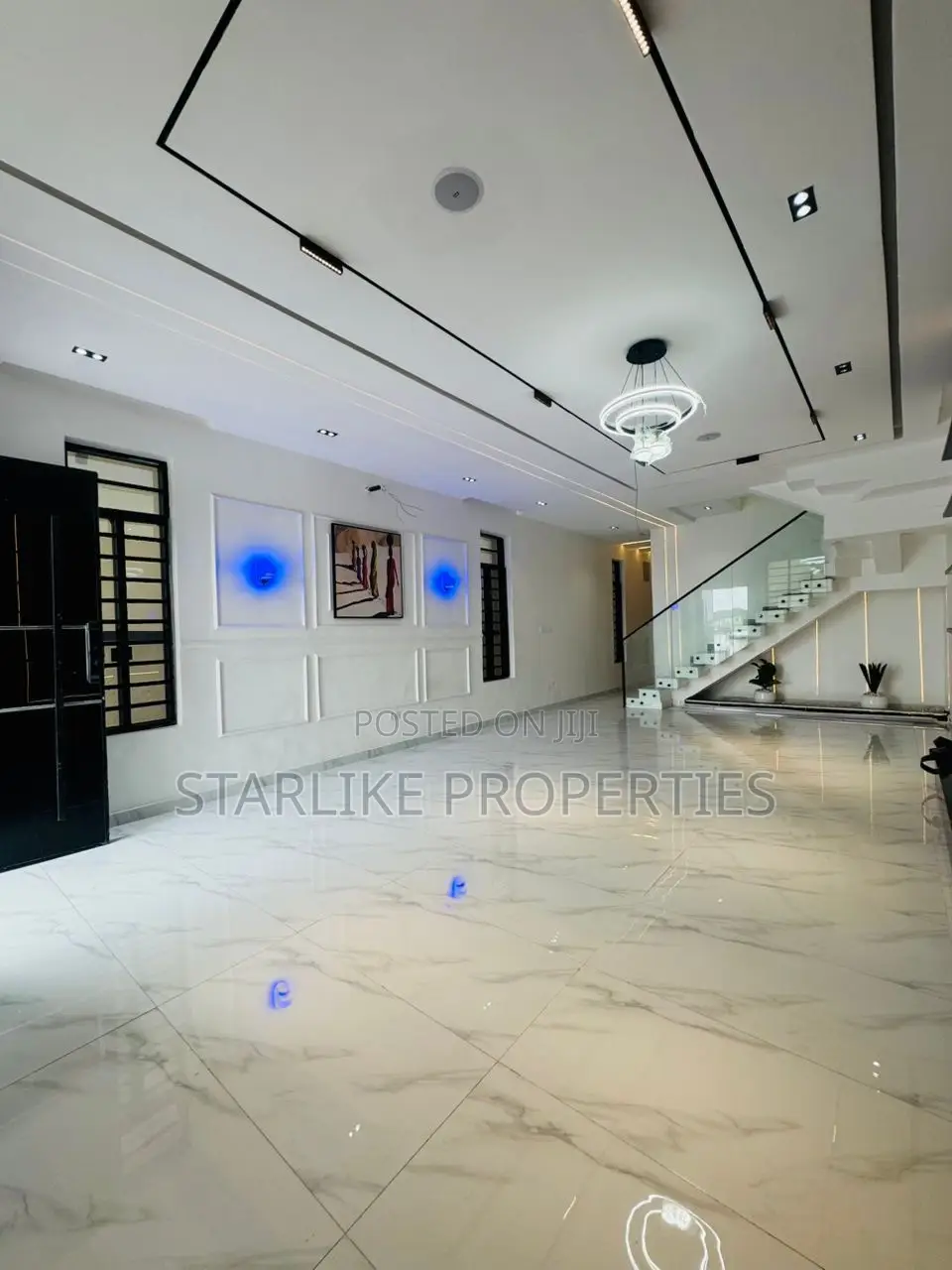 5bdrm Duplex in Chevron for sale