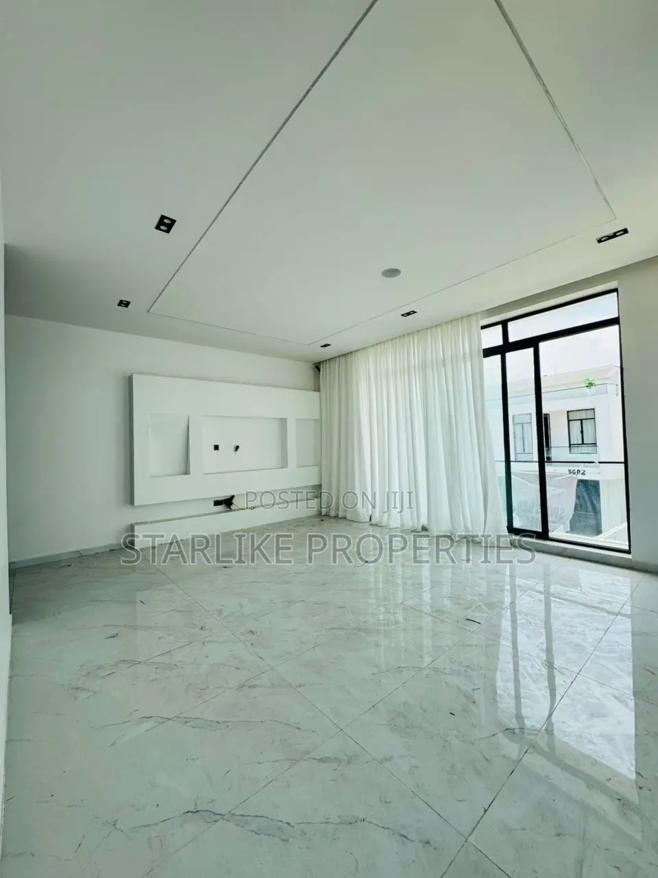 5bdrm House in Chevron for sale