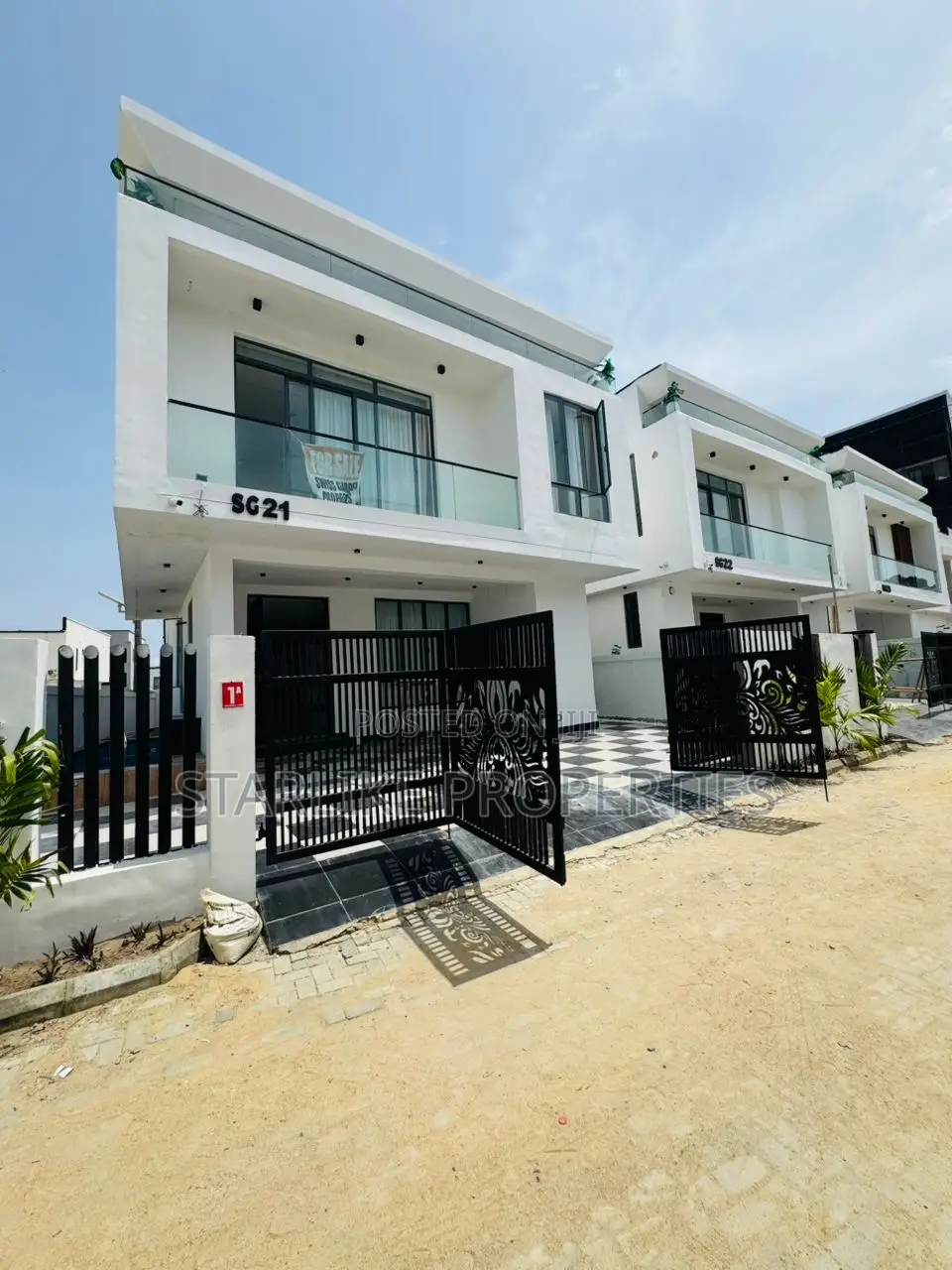 5bdrm House in Chevron for sale