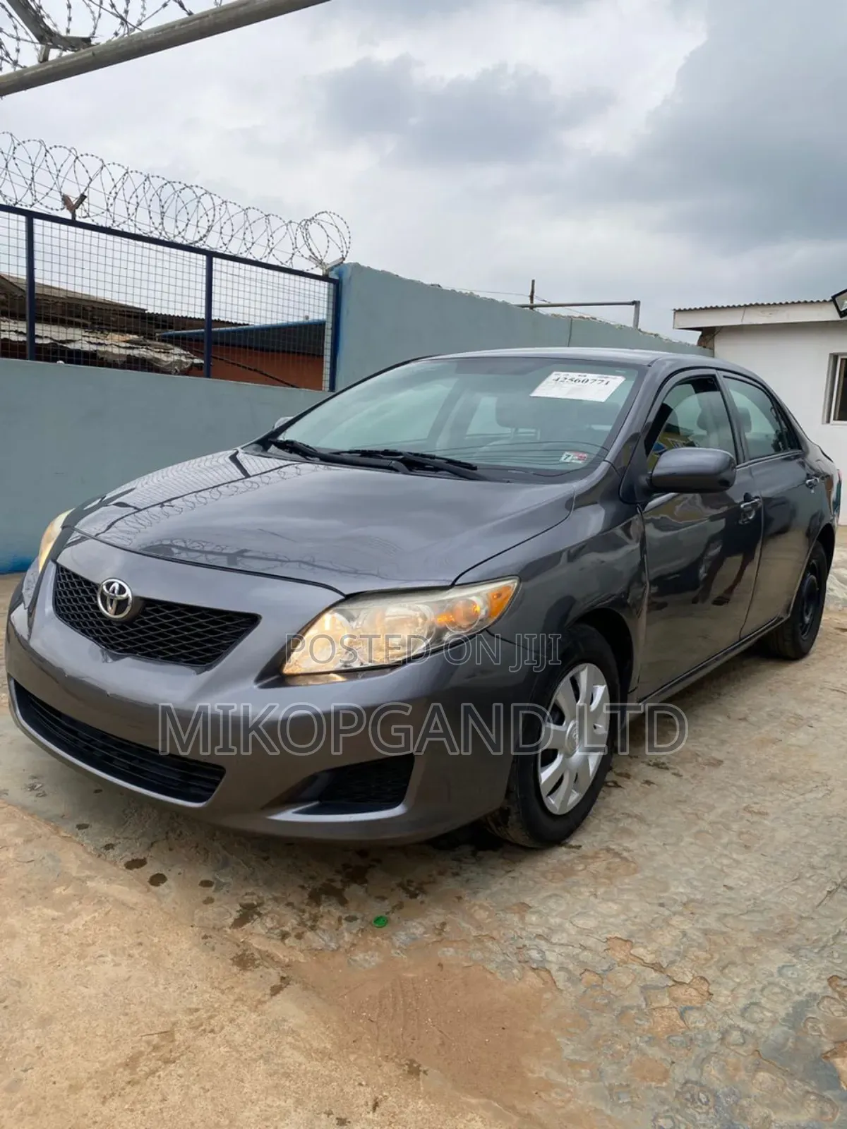 Toyota Corolla LE 4dr Sedan (1.8L 4cyl 4A) 2010 Gray