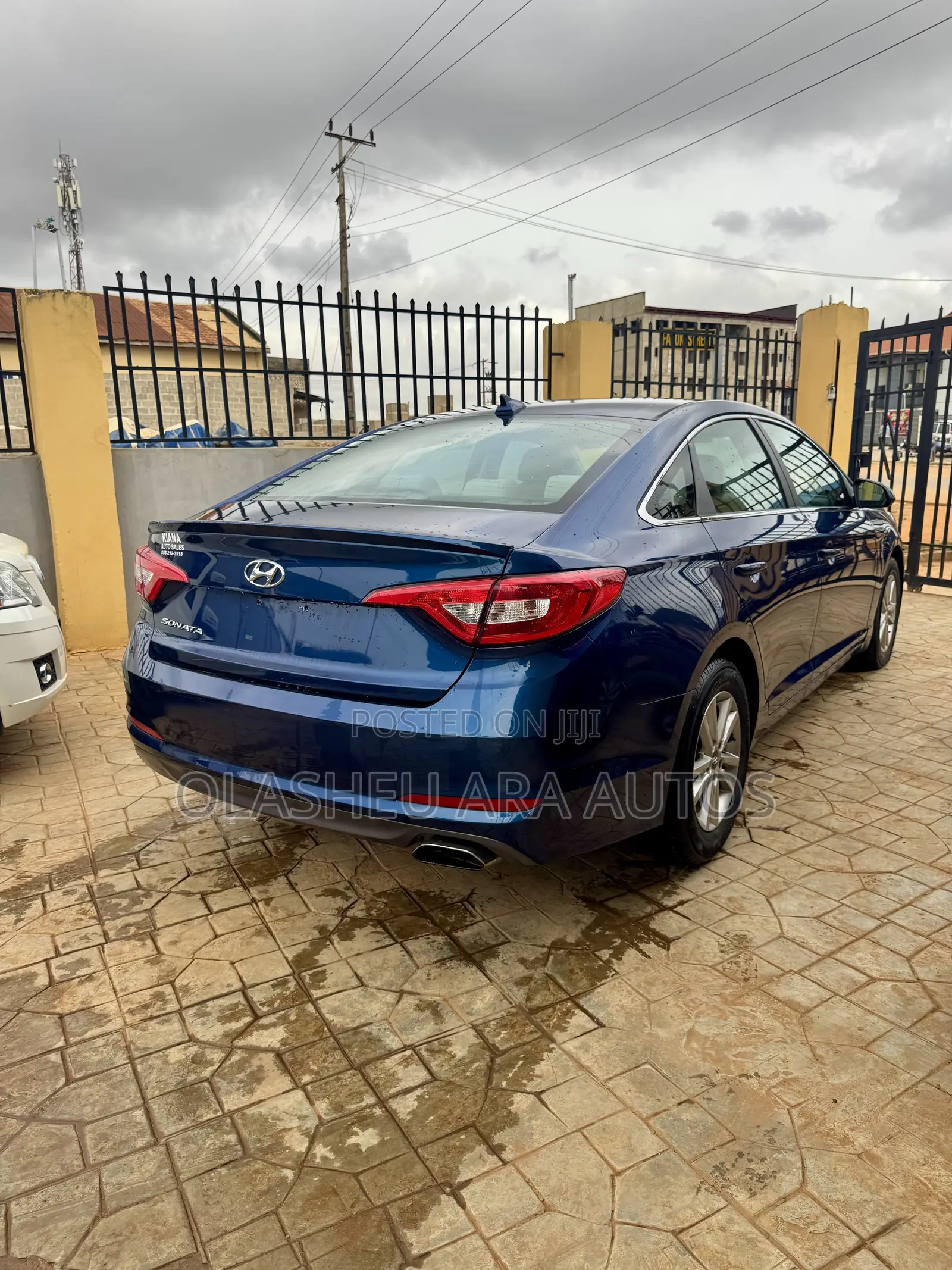 Hyundai Sonata Base Sedan FWD (2.4L 4cyl 6A) 2017 Blue