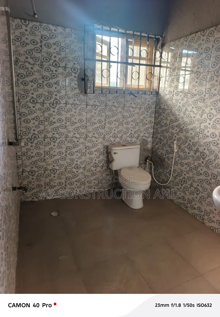3bdrm Block of Flats in Bobby Olofa, for rent