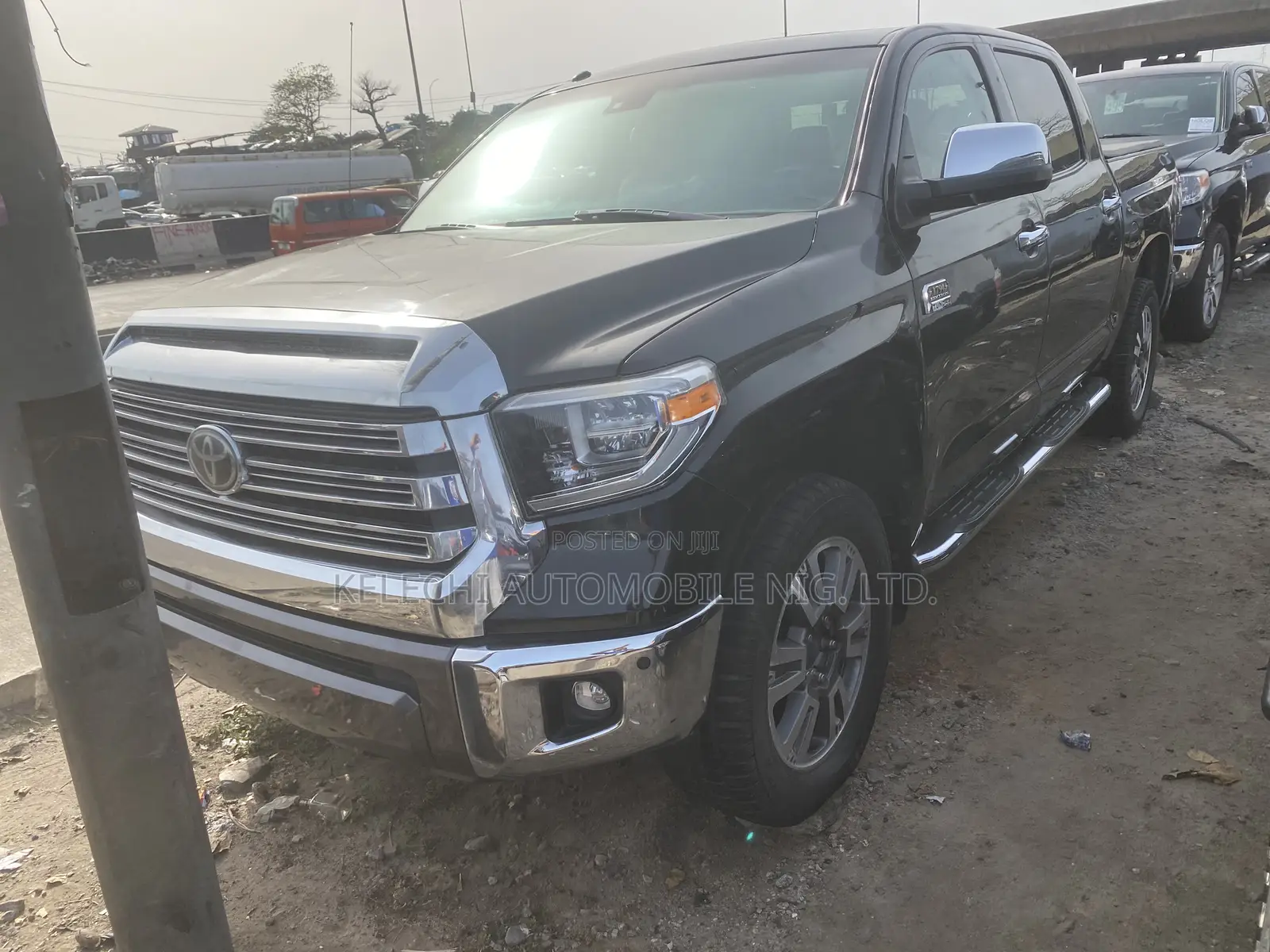 Toyota Tundra 1794 5.7L V8 4x2 CrewMax 5.6 ft. box 145.7 in. WB 2019