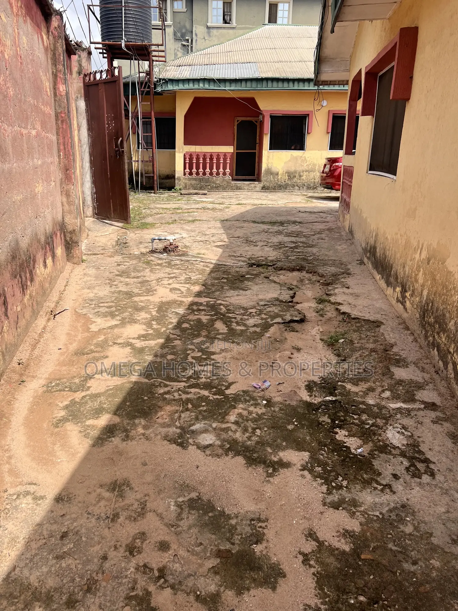 2bdrm Block of Flats in Agbama Housing, Umuahia for sale