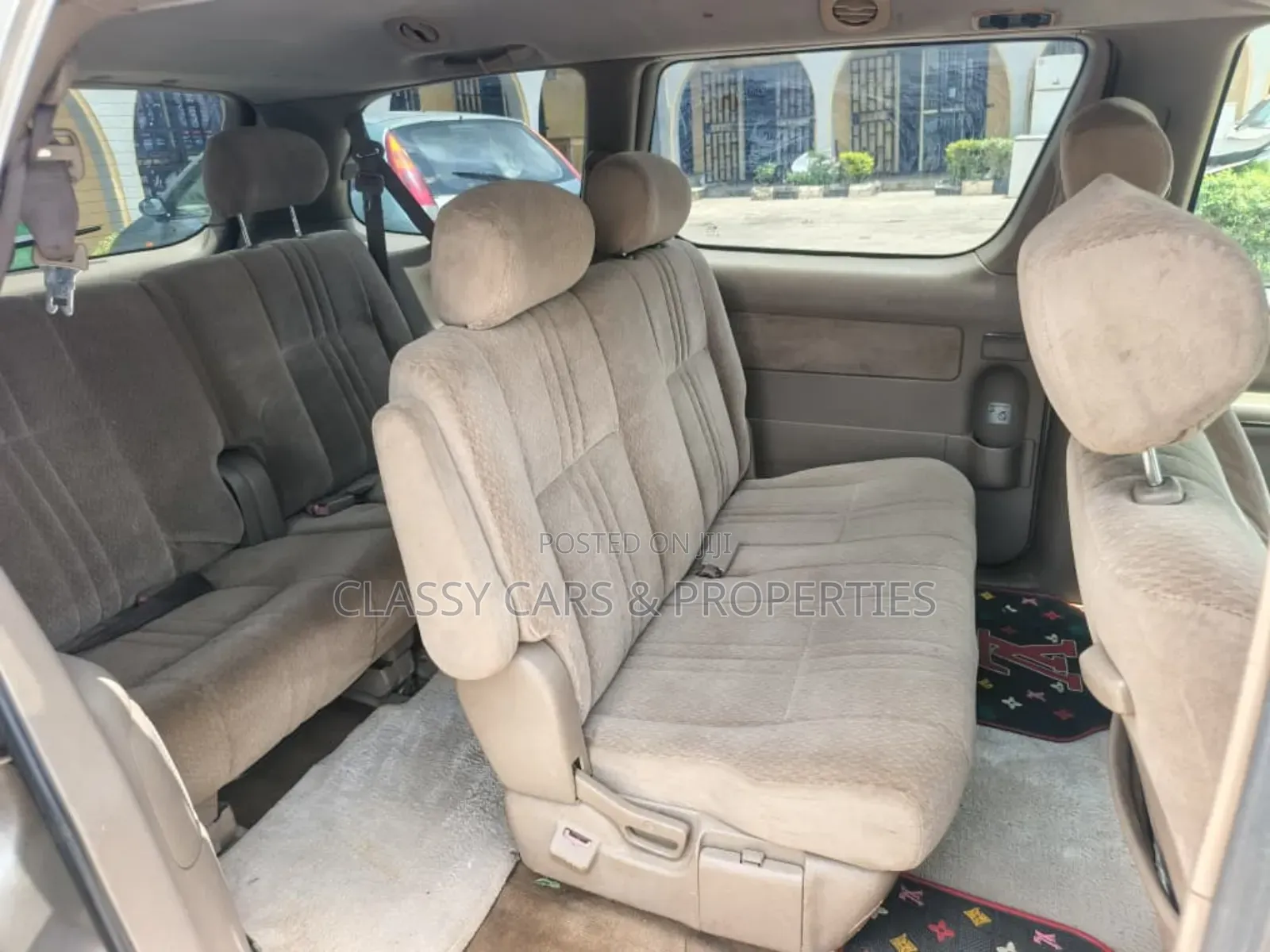 Toyota Sienna LE 2002 Gold