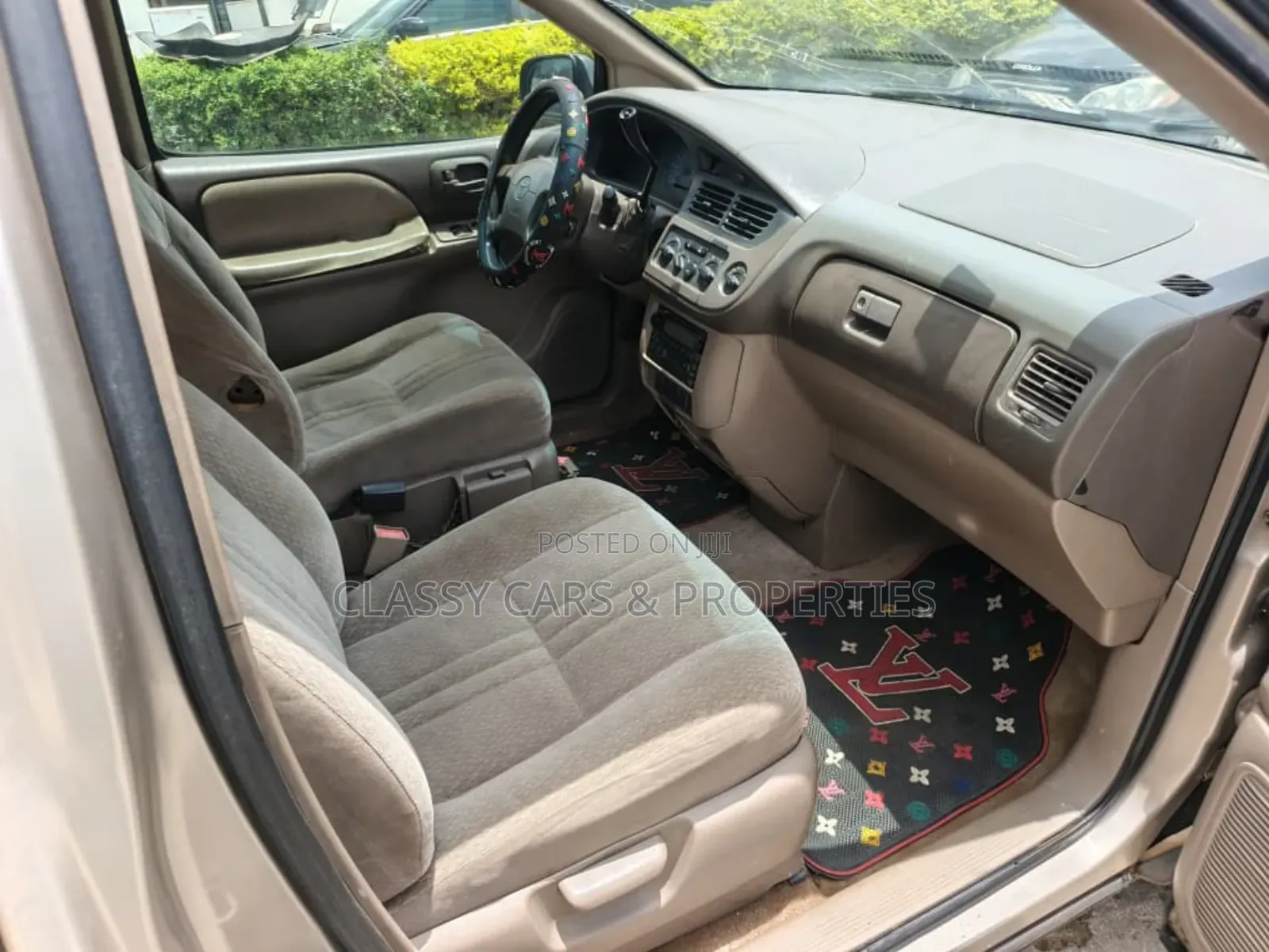 Toyota Sienna LE 2002 Gold