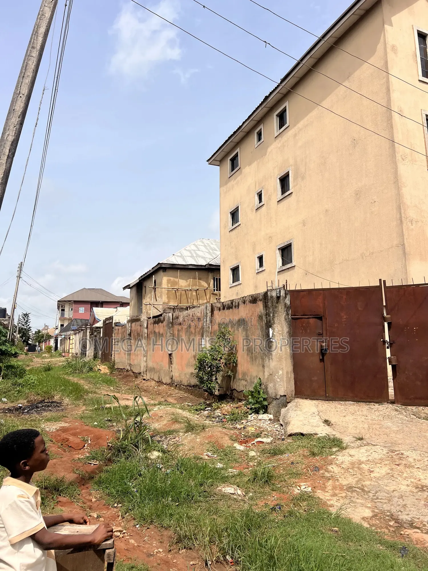 3bdrm Block of Flats in Agbama, Umuahia for sale