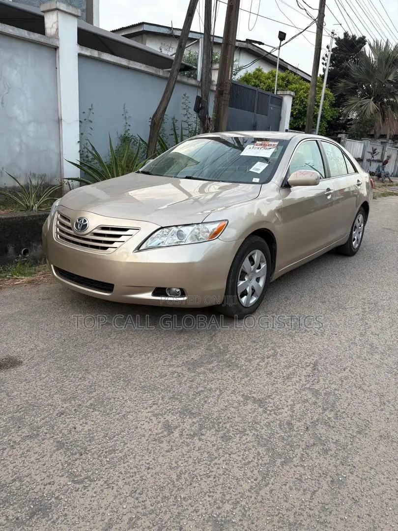 Toyota Camry LE 4dr Sedan (2.4L 4cyl 5A) 2009 Gold