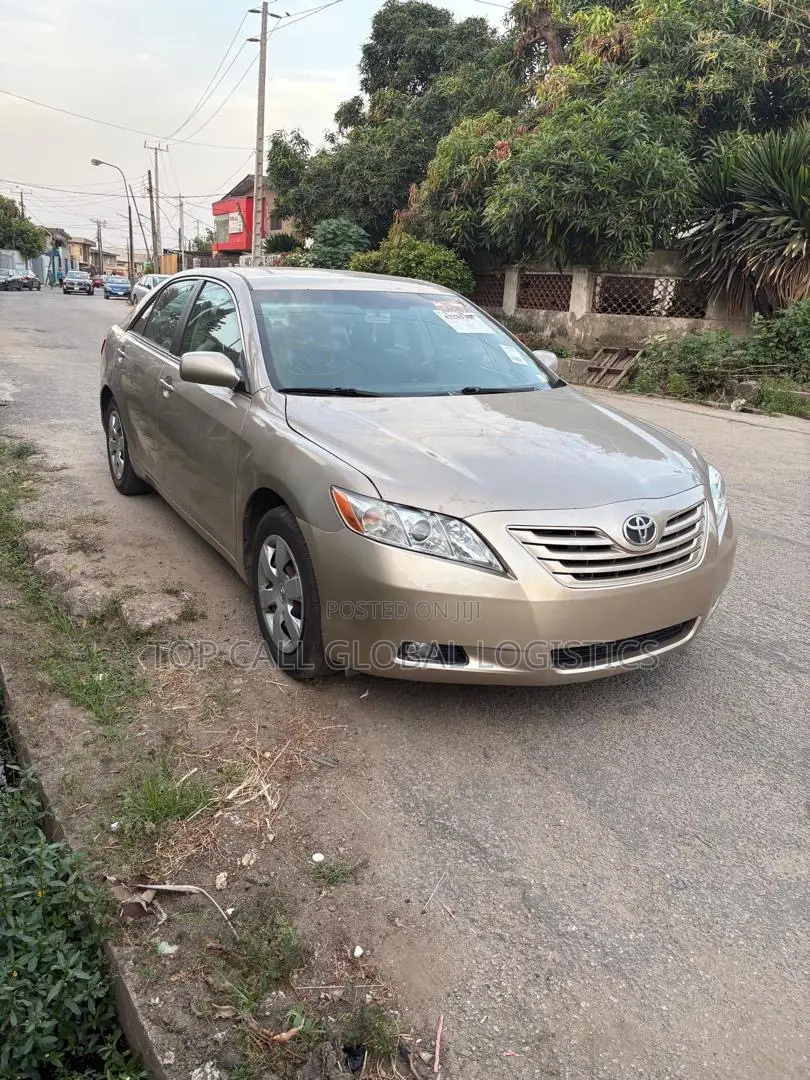 Toyota Camry LE 4dr Sedan (2.4L 4cyl 5A) 2009 Gold