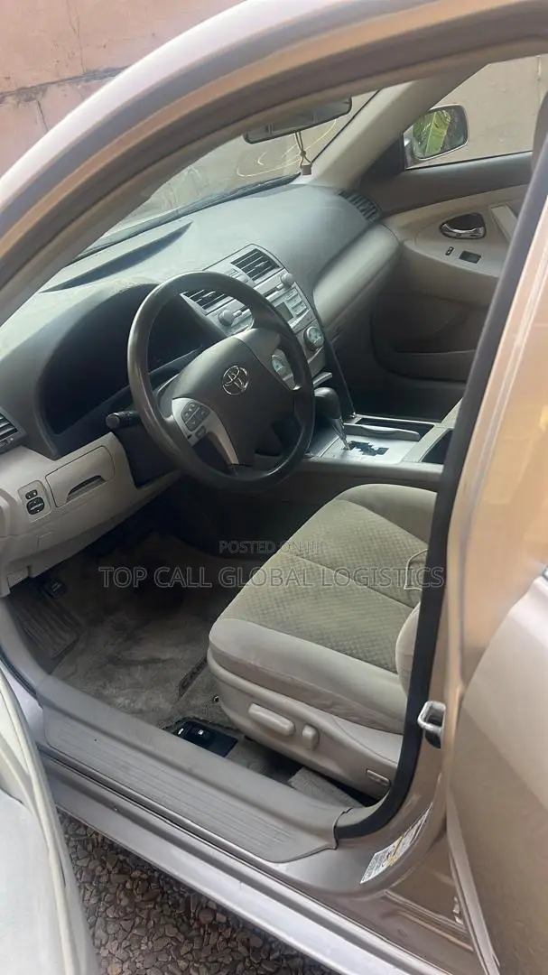 Toyota Camry LE 4dr Sedan (2.4L 4cyl 5A) 2009 Gold