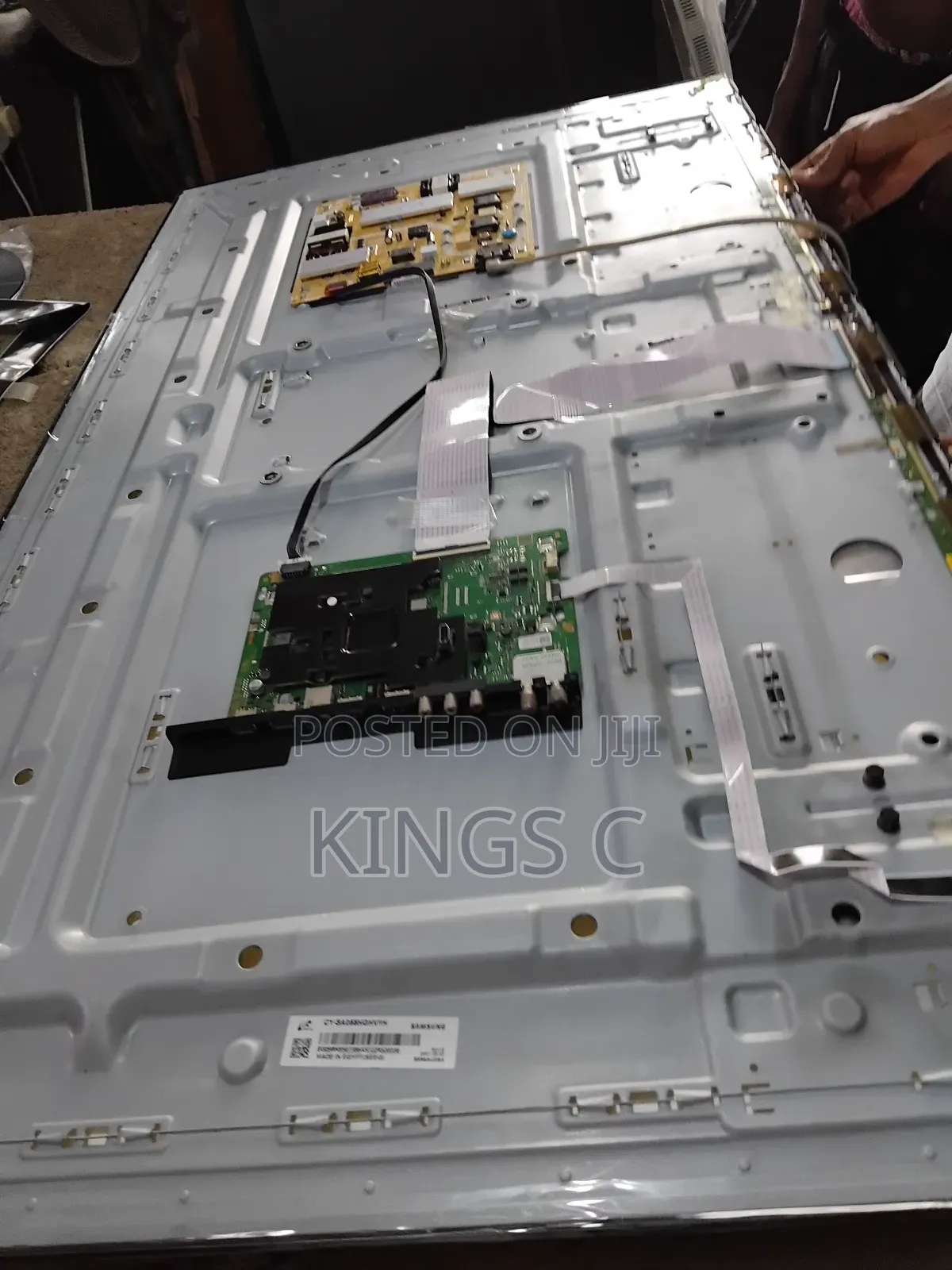 Fixing of Led Smart TVS Screen, Backlight and Screen Replacement. Dm