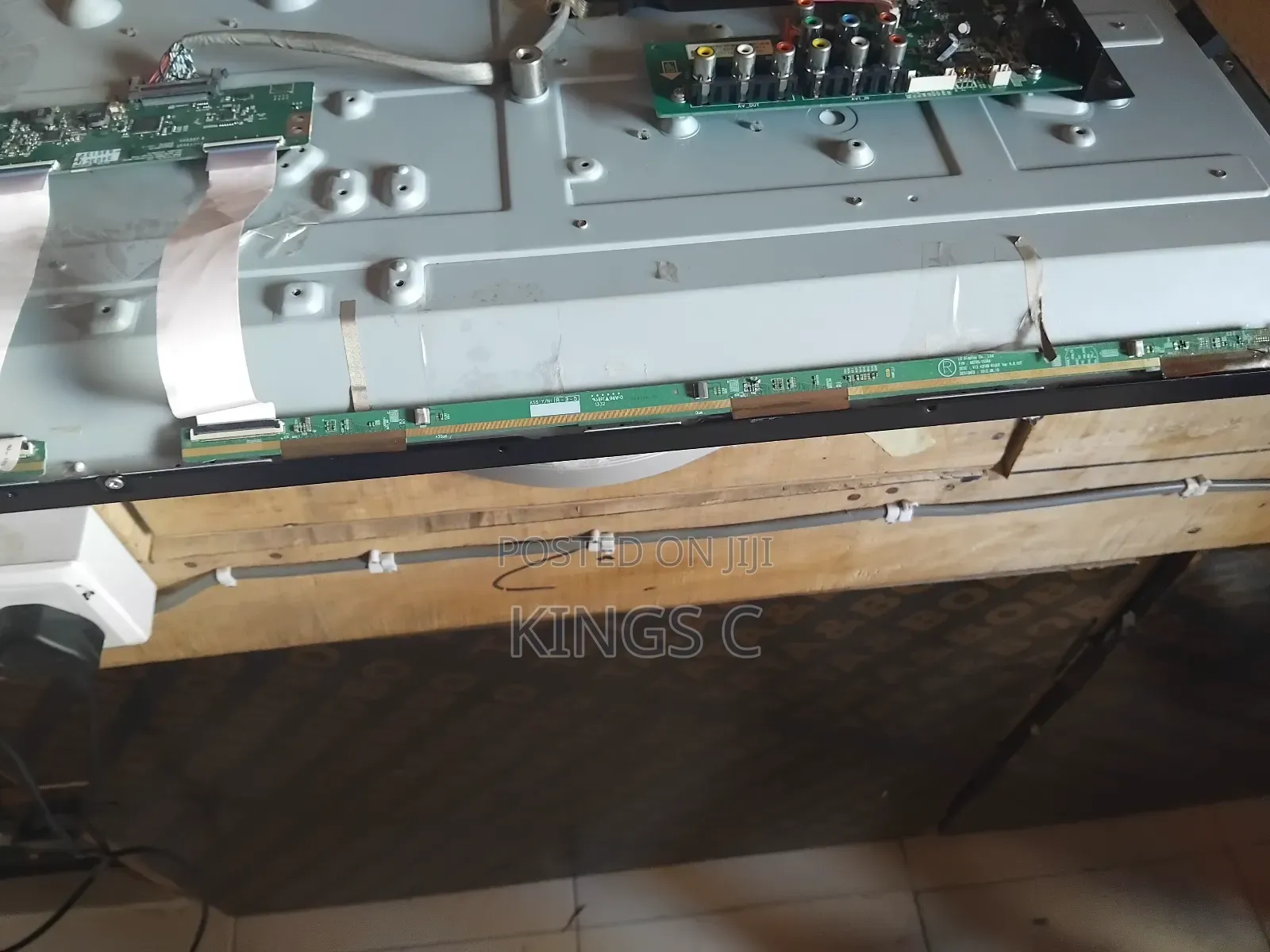 Fixing of Led Smart TVS Screen, Backlight and Screen Replacement. Dm