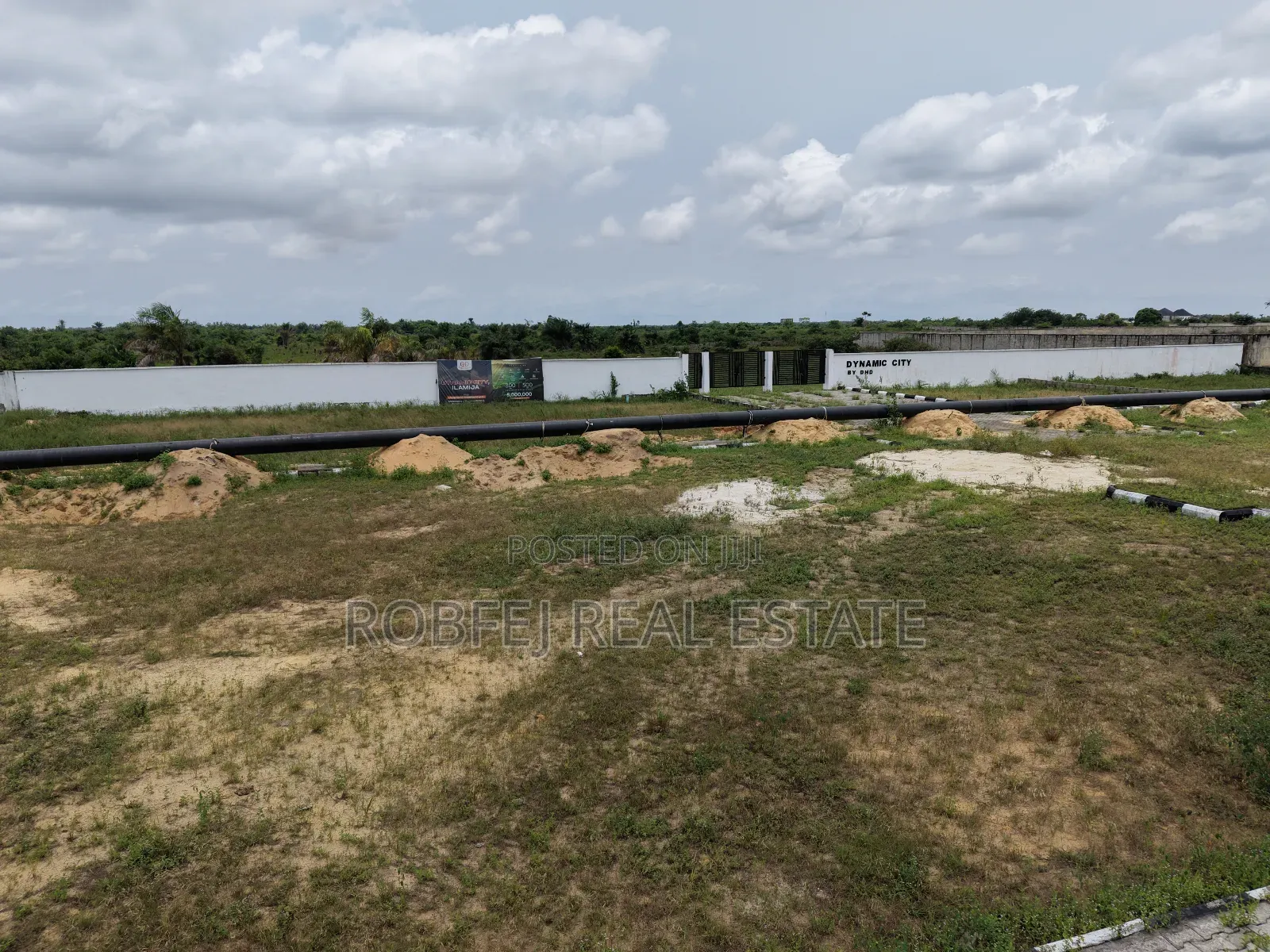 Prime Land Opportunity On Distress Sale