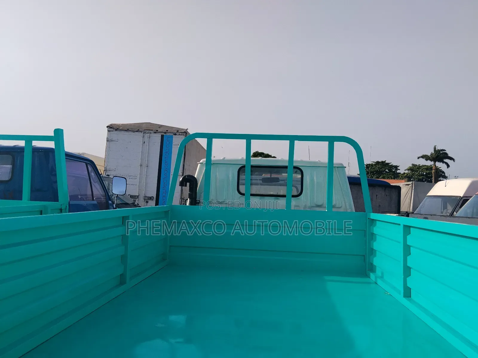 Toyota Dyna200 White and Light Blue