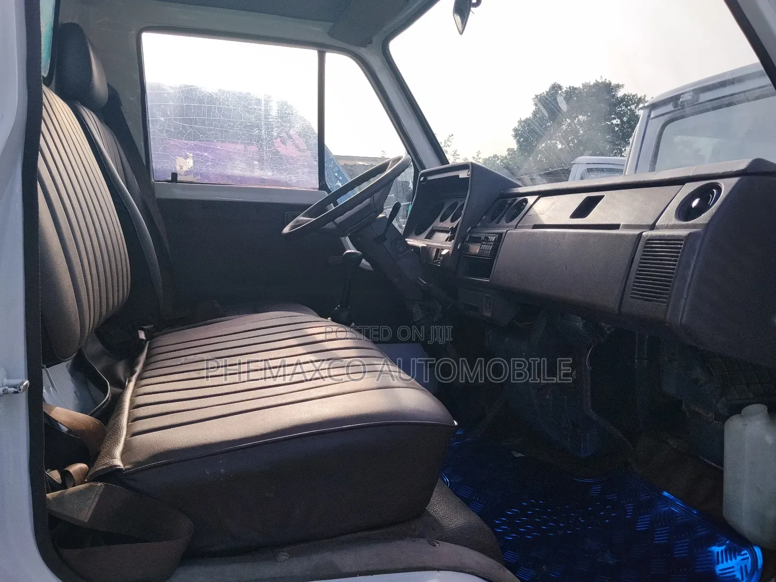 Toyota Dyna200 White and Light Blue
