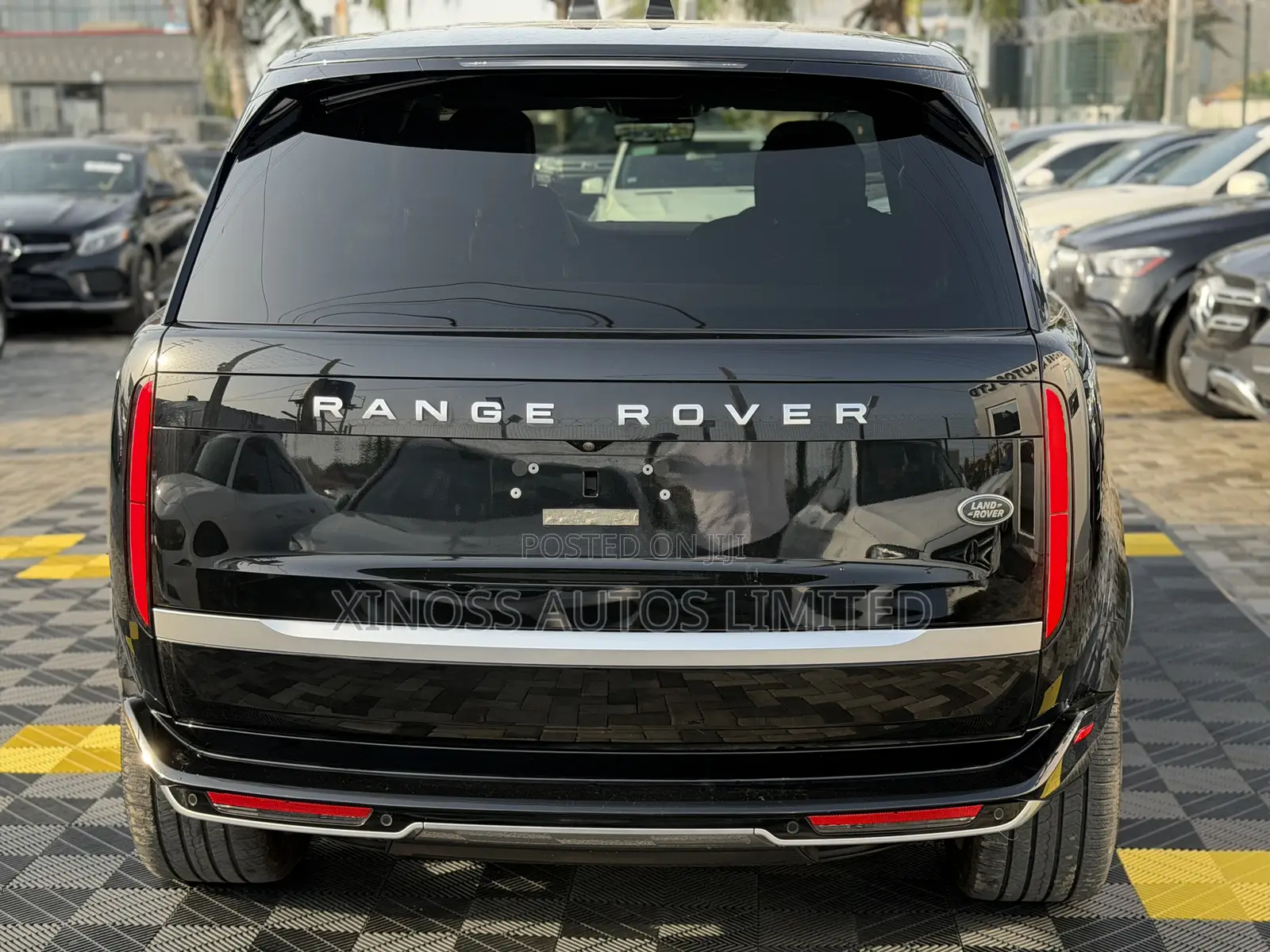 Land Rover Range Rover Vogue 2023 Black