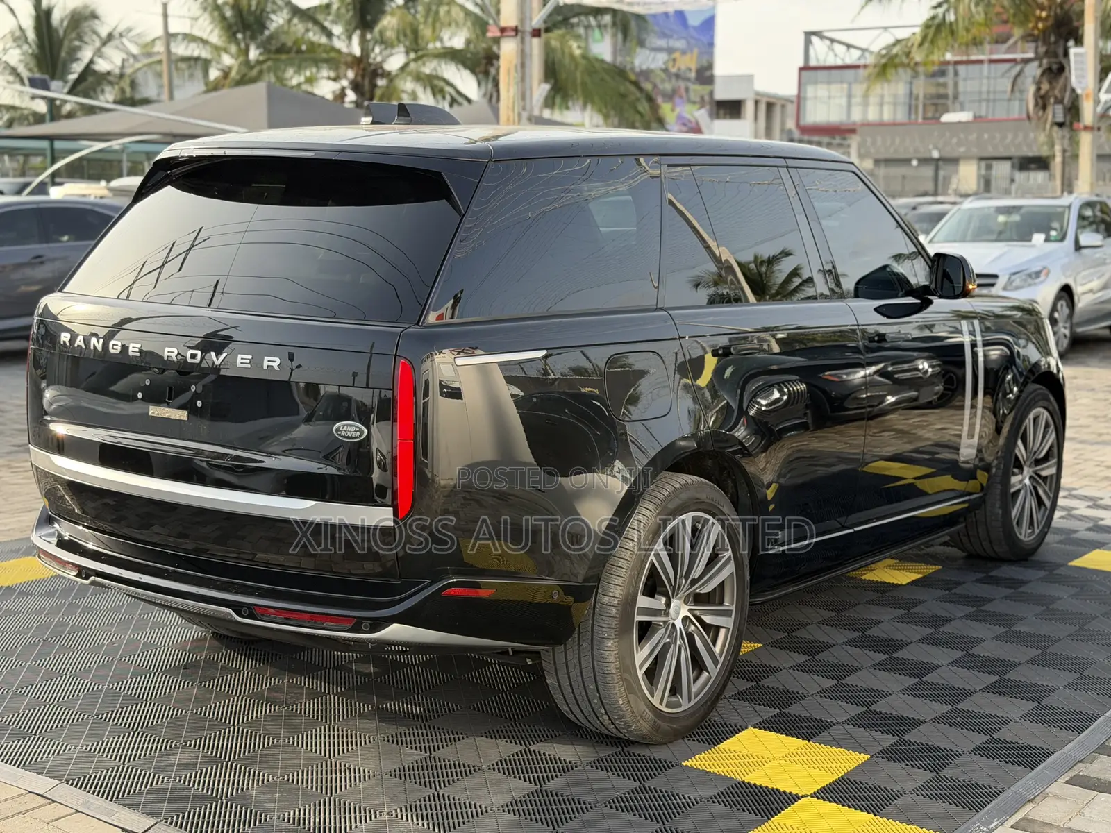Land Rover Range Rover Vogue 2023 Black