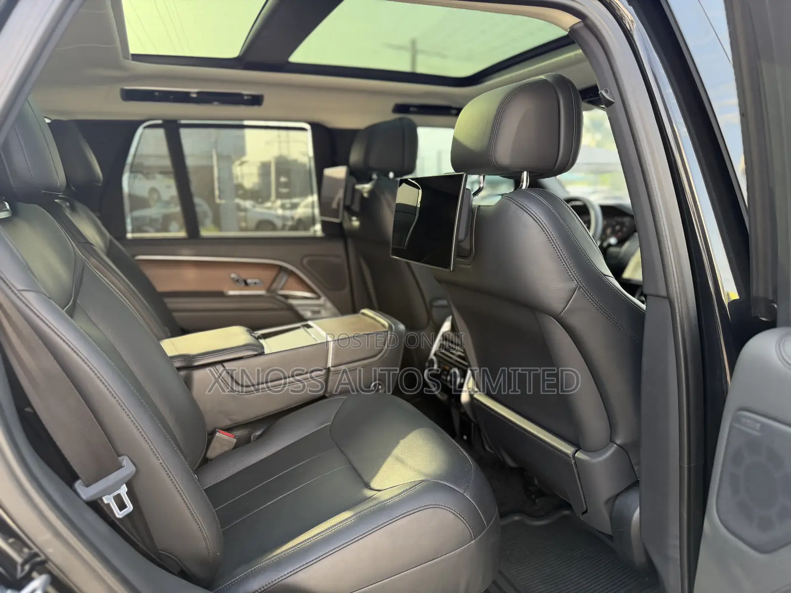 Land Rover Range Rover Vogue 2023 Black