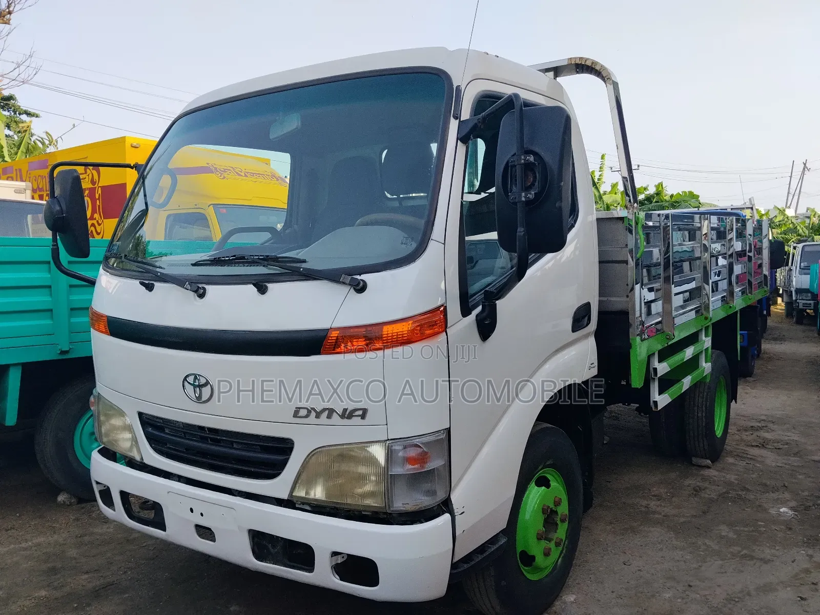 Toyota Dyna200 2007 Model White and Stainless Body