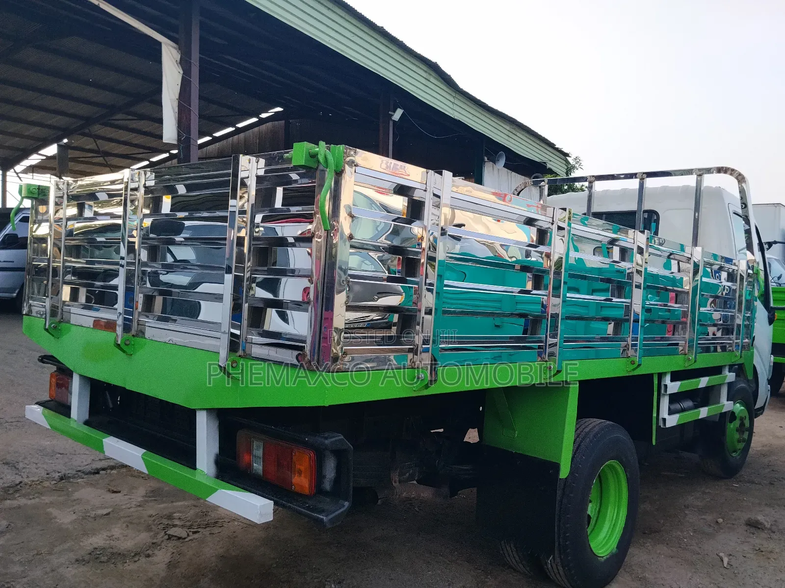 Toyota Dyna200 2007 Model White and Stainless Body