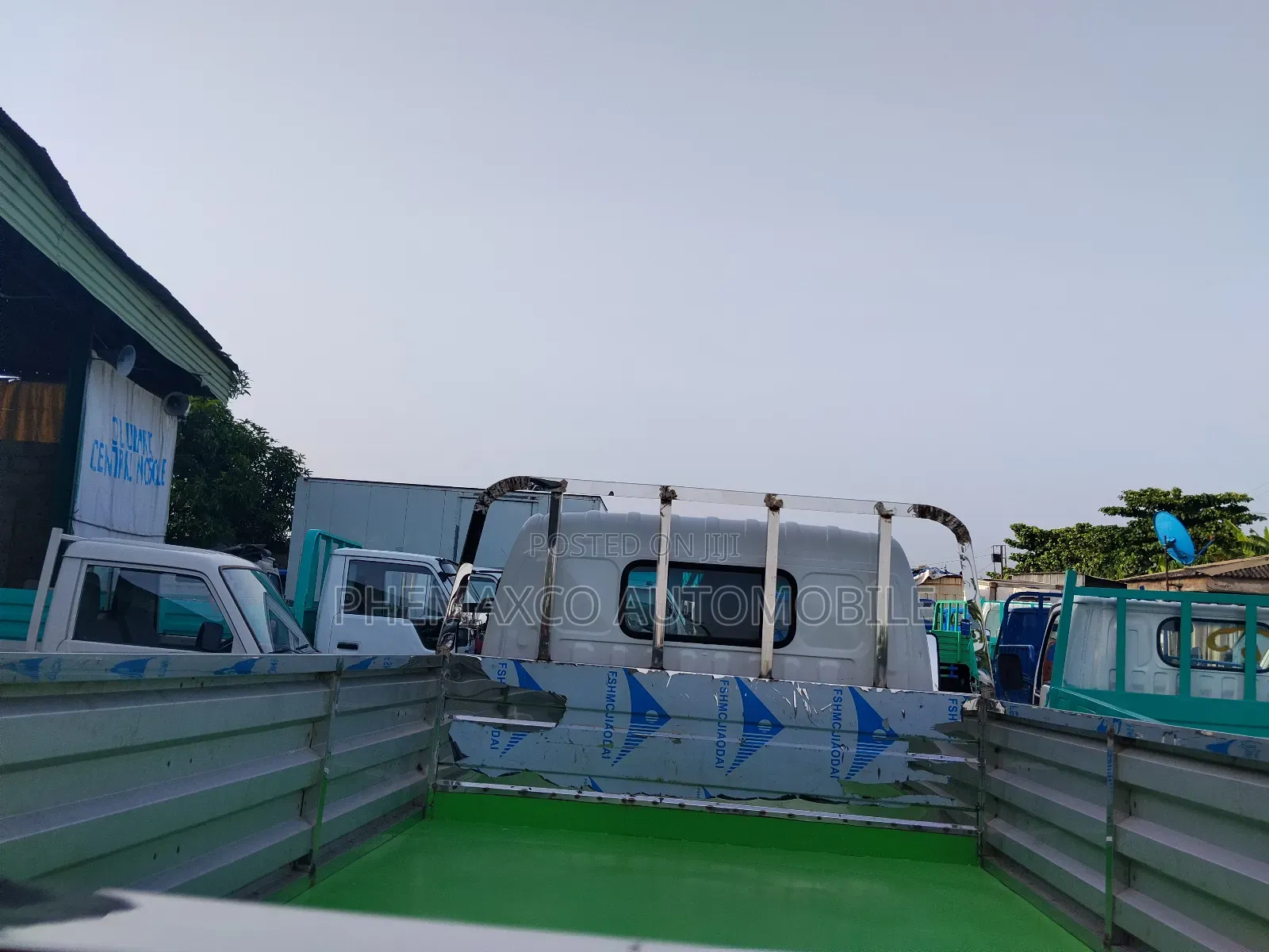Toyota Dyna200 2007 Model White and Stainless Body