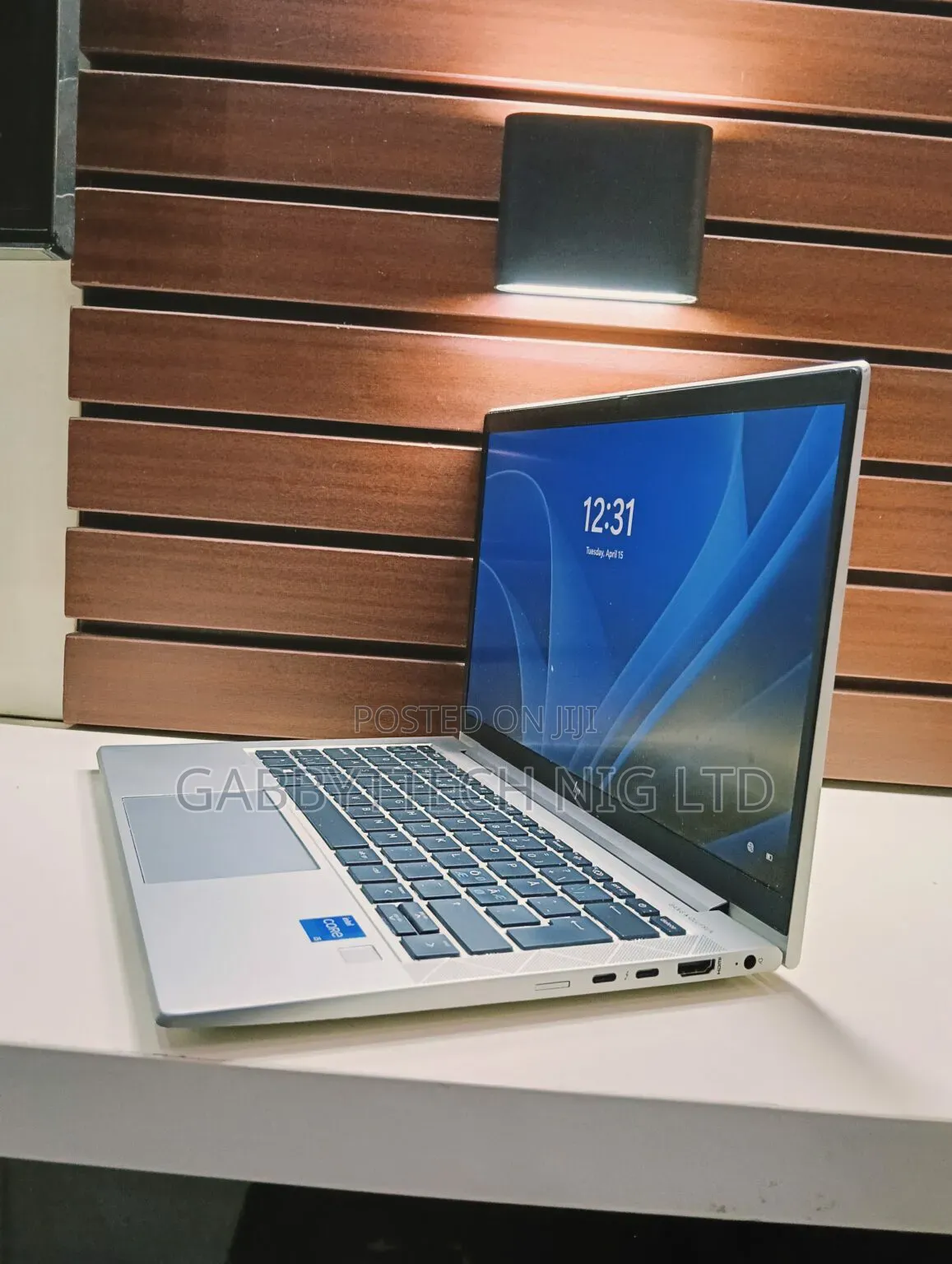 New Laptop HP EliteBook 830 G8 16GB Intel Core i7 SSD 512GB