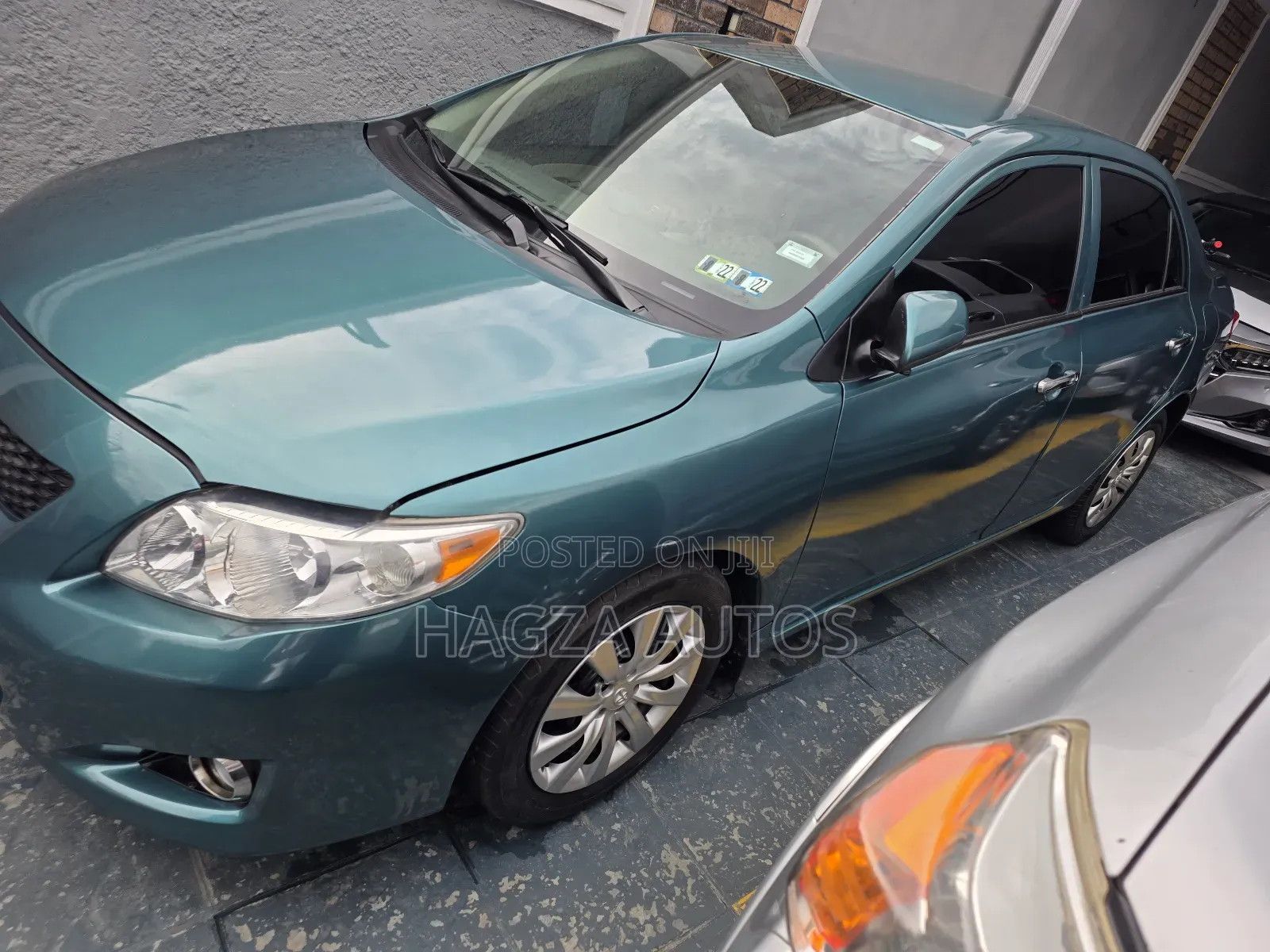 Toyota Corolla LE 4dr Sedan (1.8L 4cyl 4A) 2010 Gray