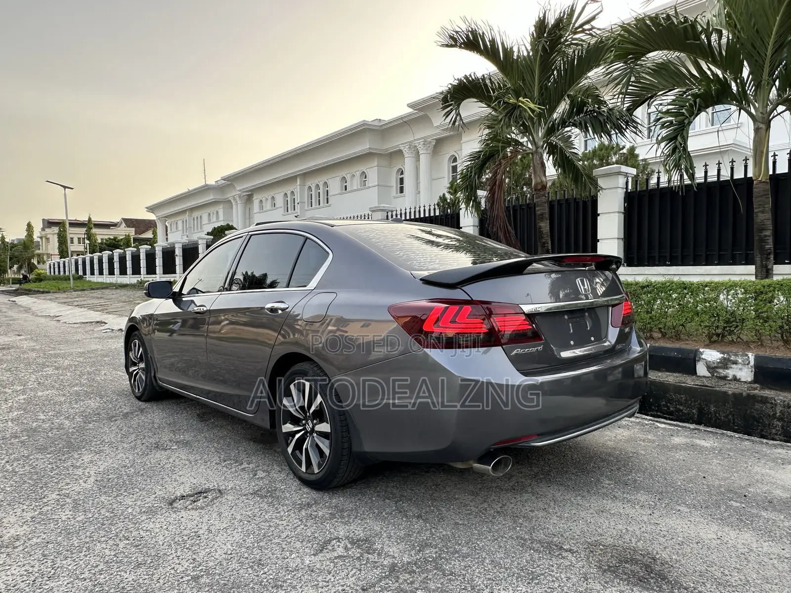Honda Accord EX-L V-6 4dr Sedan w/Navigation (3.5L 6cyl 6A) 2014 Gray