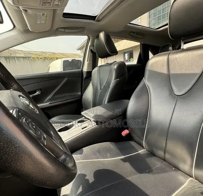 Toyota Venza XLE AWD 2013 White