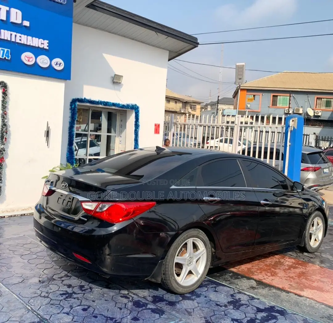 Hyundai Sonata 2012 Black