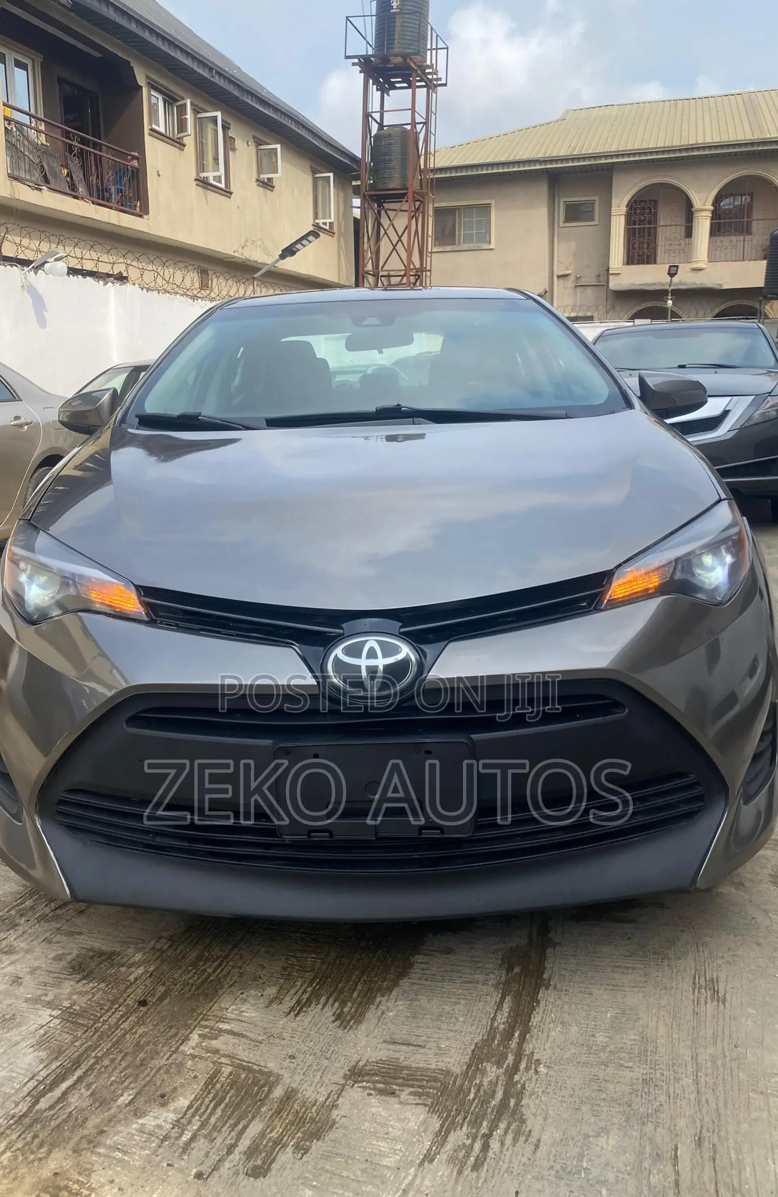 Toyota Corolla LE (1.8L 4cyl 2A) 2018 Gray