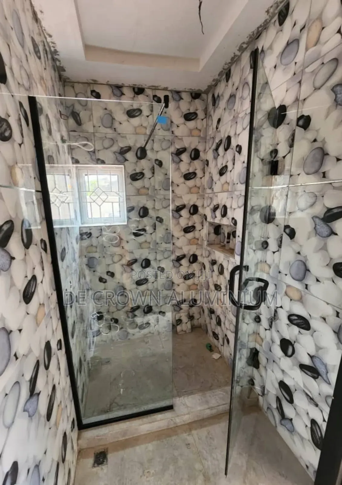 Luxury 10mm Tempered Glass Shower Cubicle – Modern, Strong Crystal