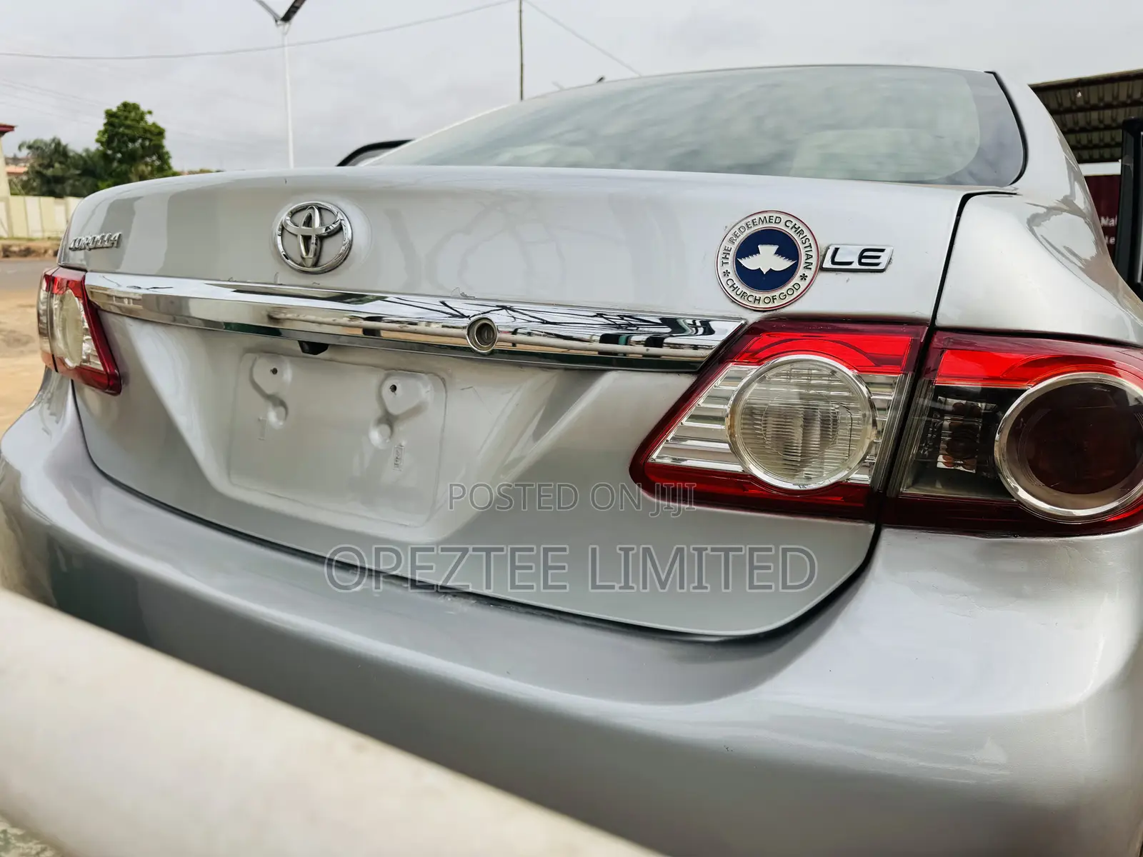 Toyota Corolla LE 4dr Sedan (1.8L 4cyl 4A) 2012 Silver