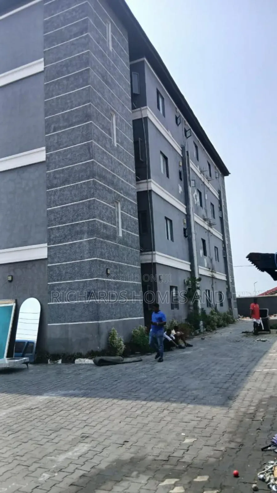 3bdrm Block of Flats in U3 Estate, Lekki Phase 1 for rent