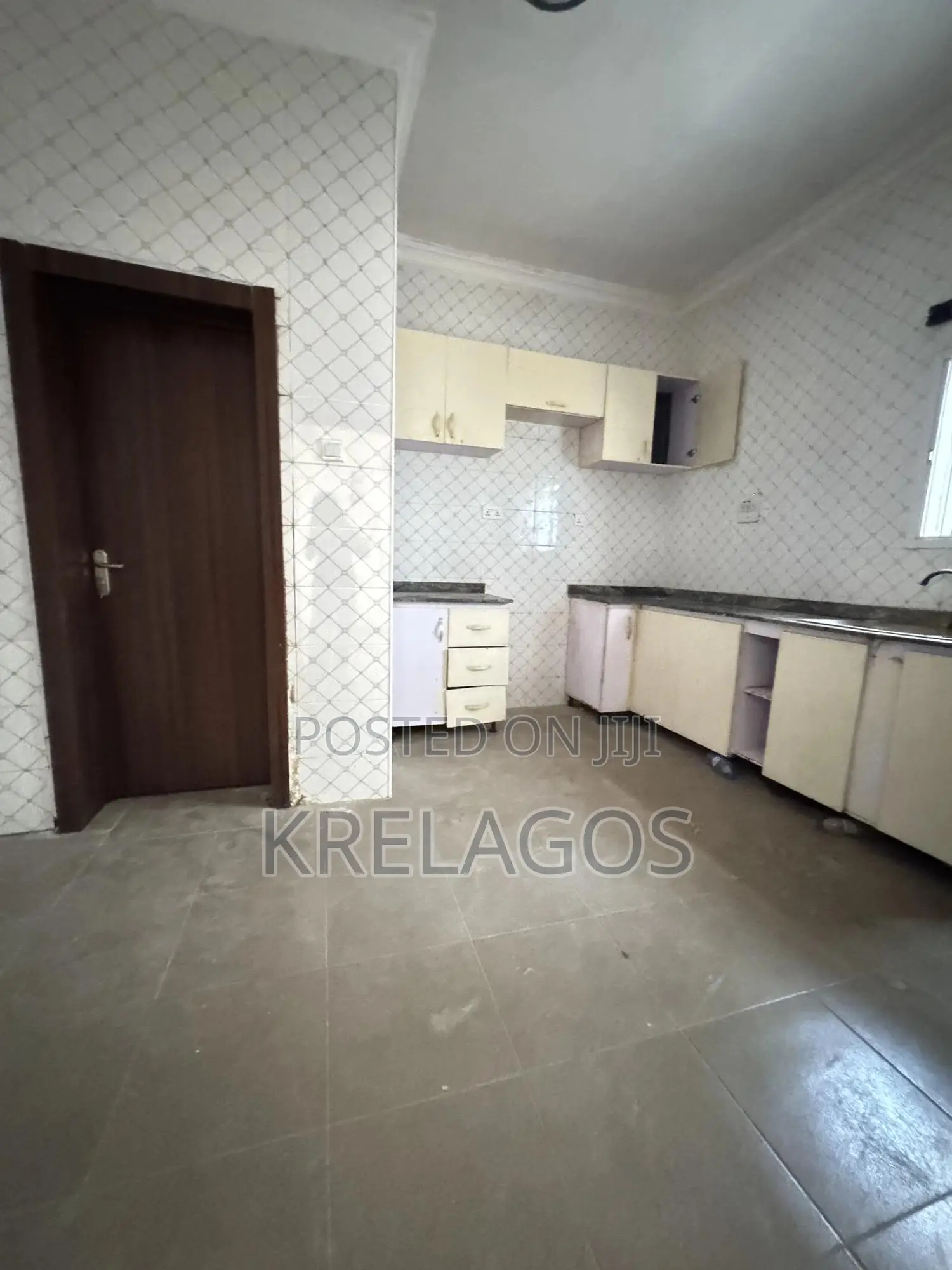 3bdrm Apartment in Ikota for rent