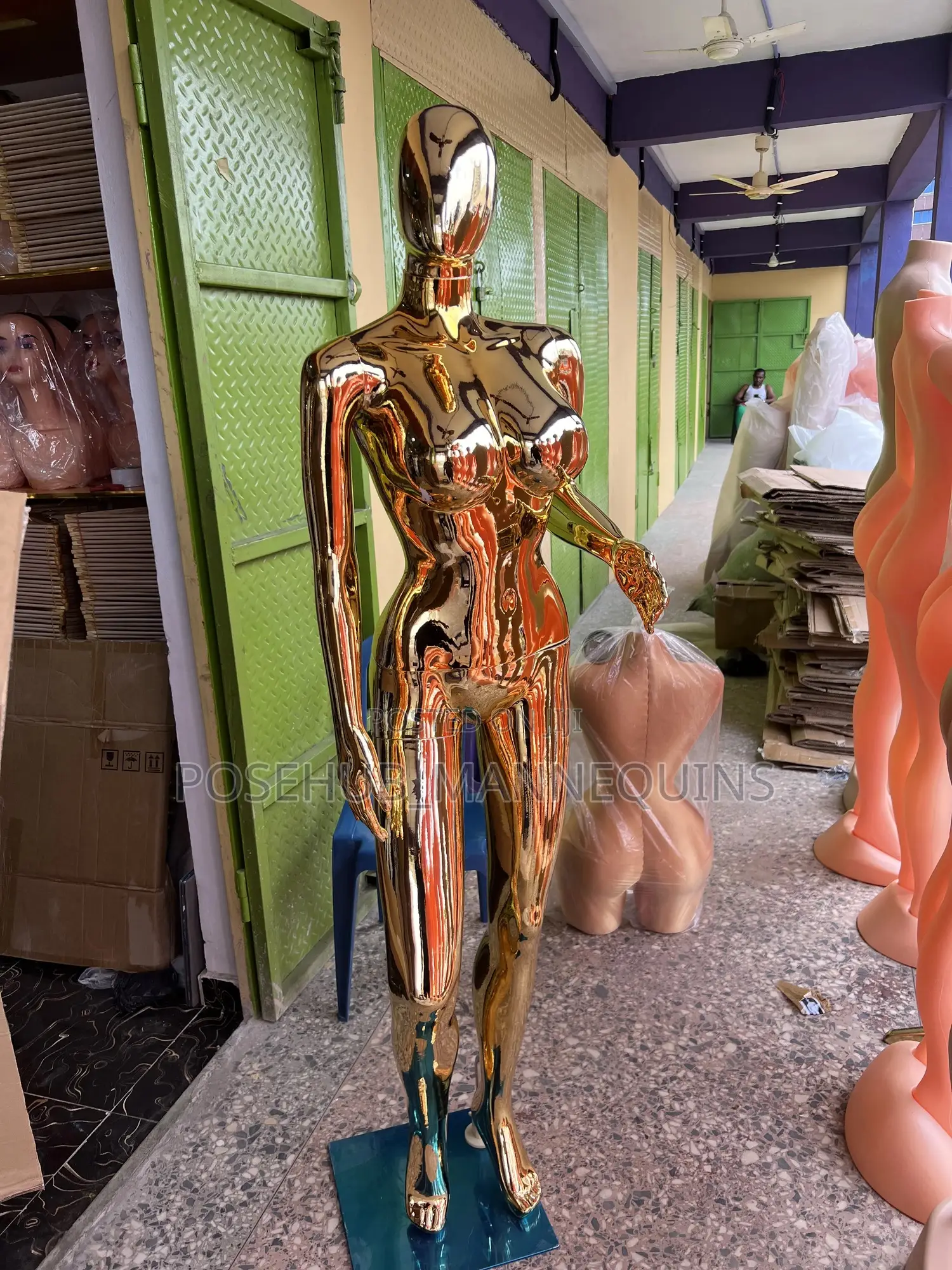 Size 12 Gold Woman Complete Mannequin