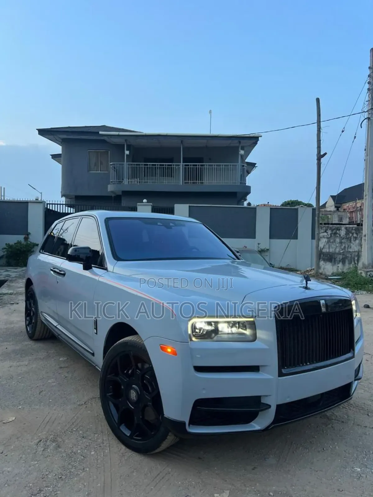 Rolls-Royce Cullinan Black Badge 2022 White