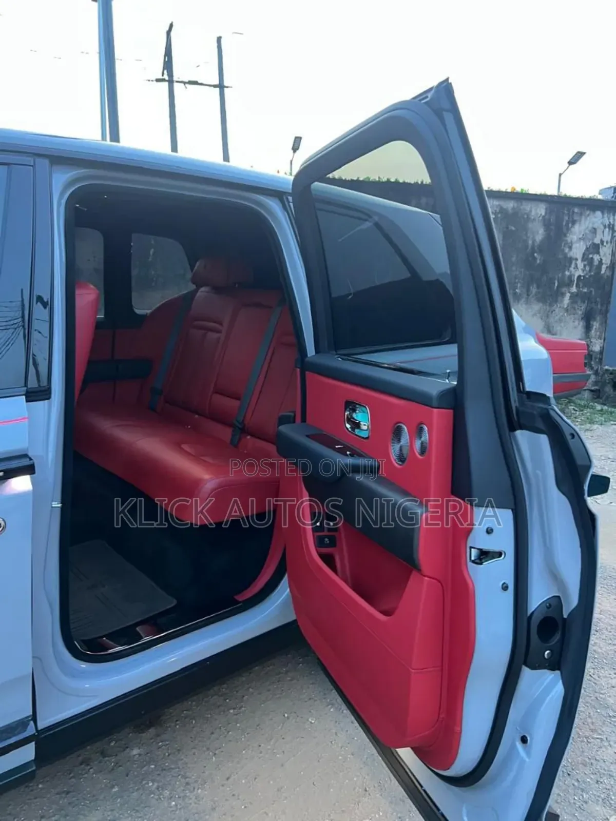 Rolls-Royce Cullinan Black Badge 2022 White