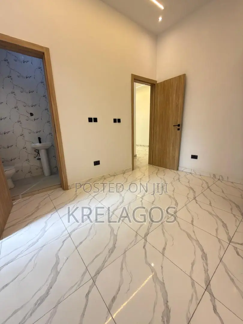 4bdrm Duplex in Ado / Ajah for sale