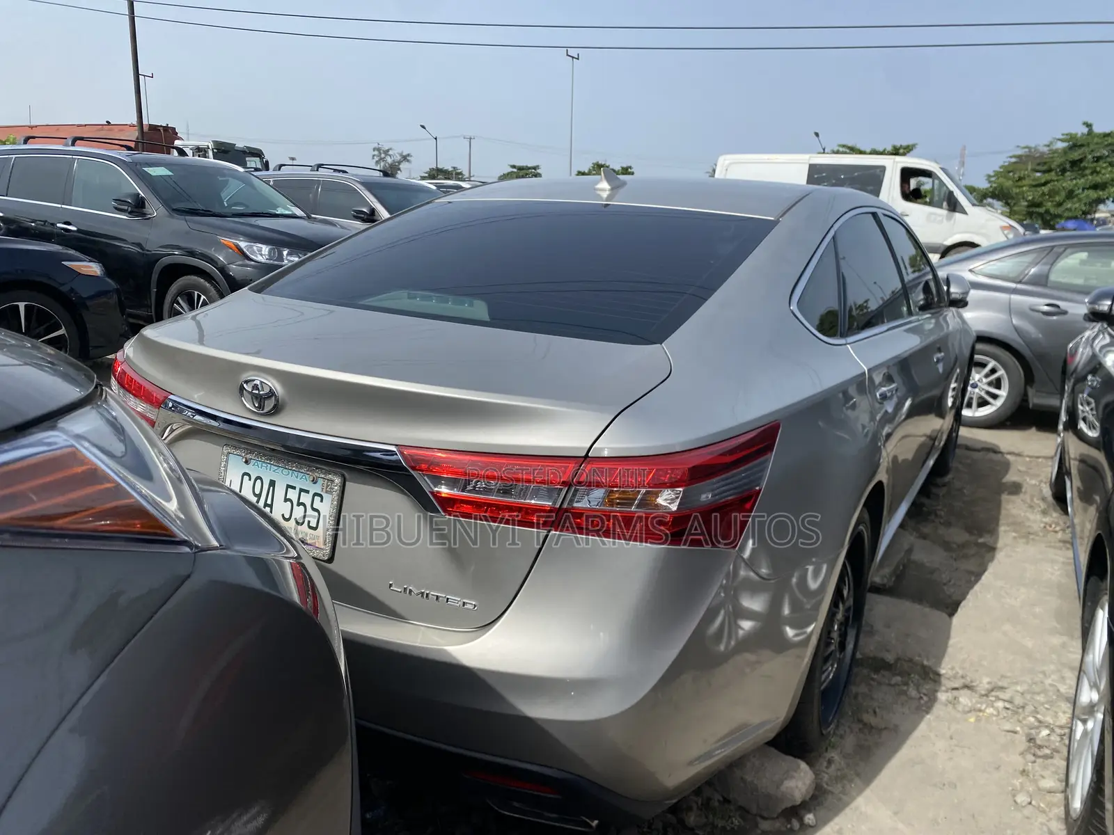 Toyota Avalon Limited 4dr Sedan (3.5L 6cyl 6A) 2014 Gold