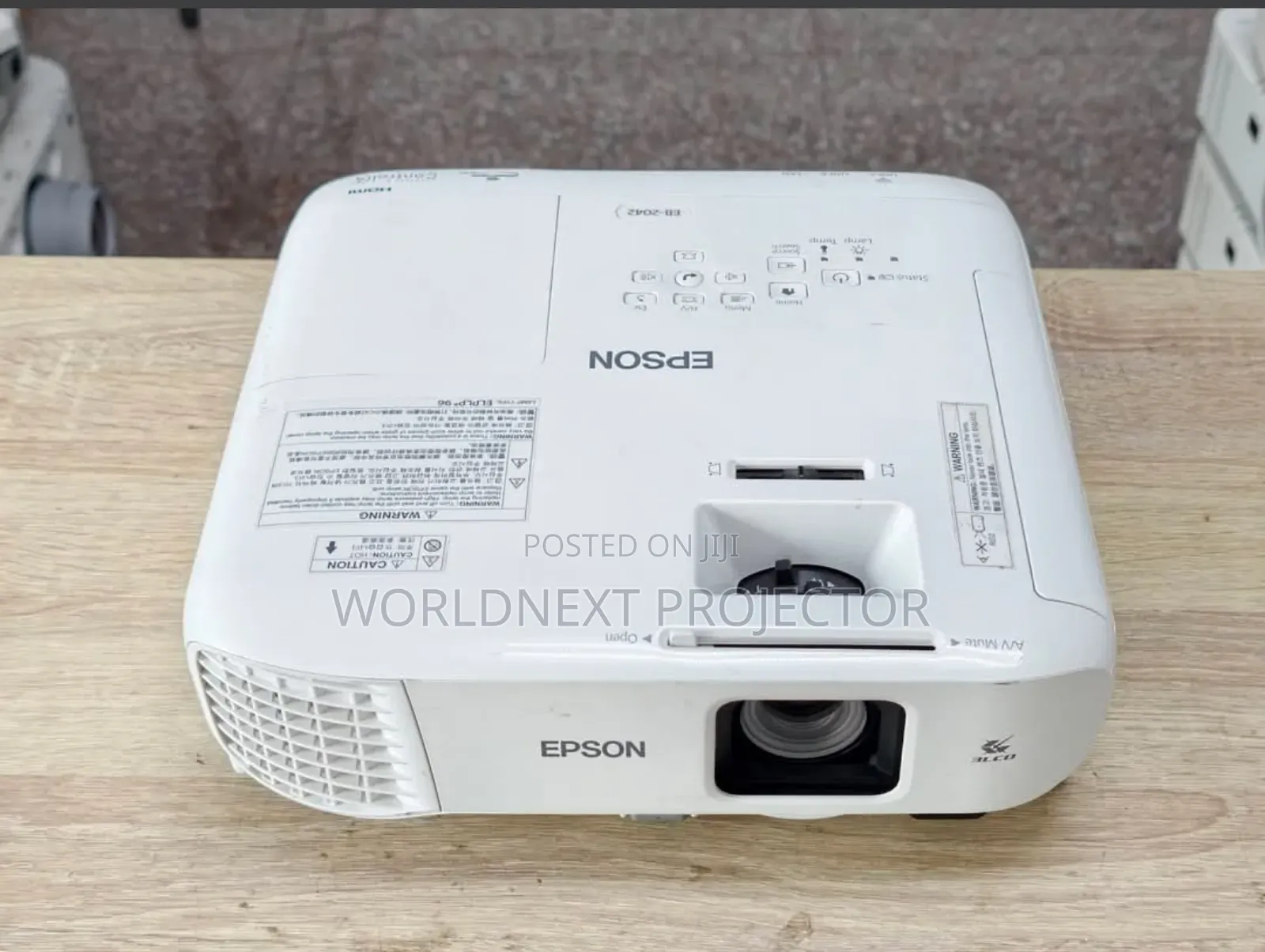 Epson Eb-2042 Portable 3lcd 4,400 Lumens Projector