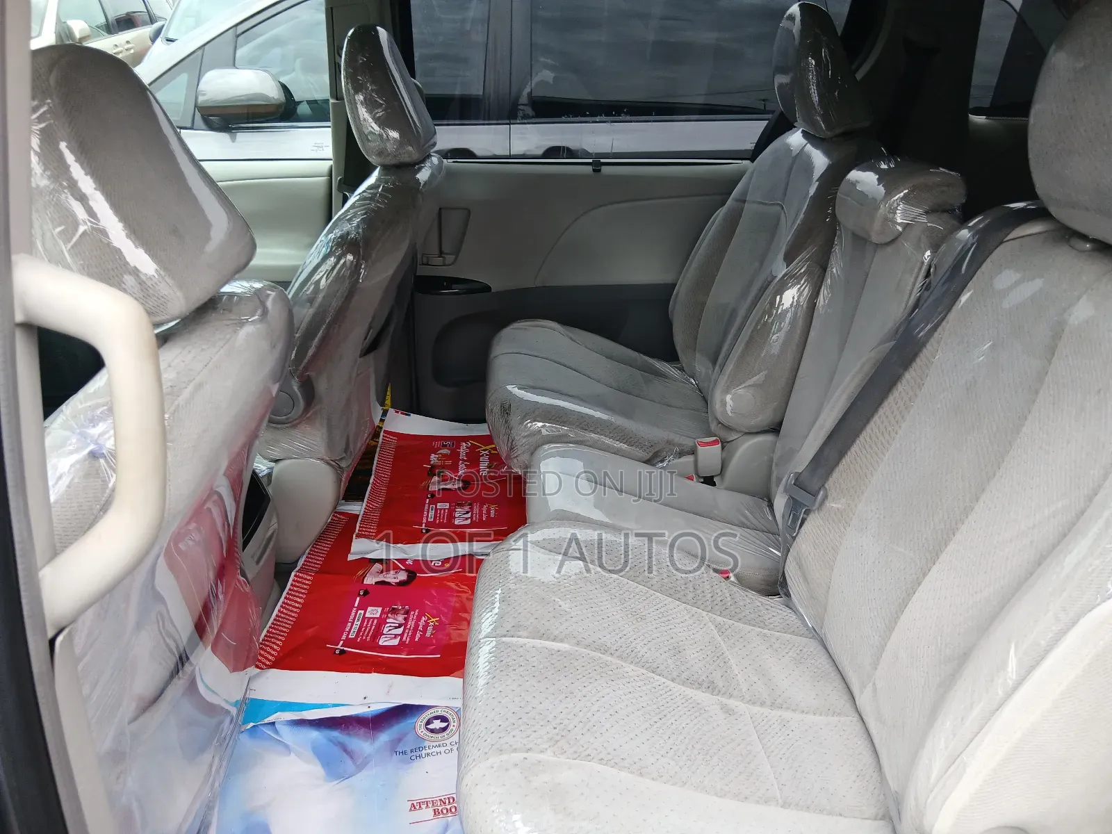 Toyota Sienna LE 7 Passenger 2011 Silver