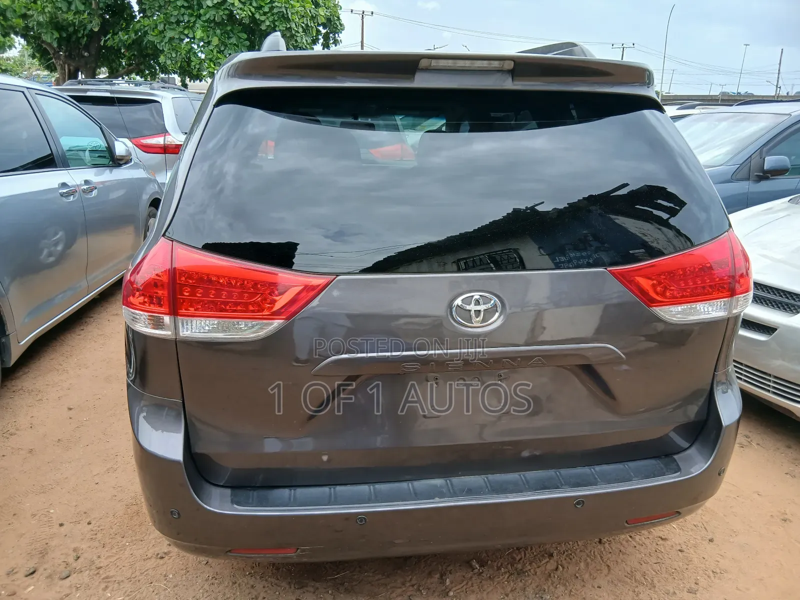 Toyota Sienna LE 8-Passenger 4dr Minivan (3.5L 6cyl 6A) 2014 Gray