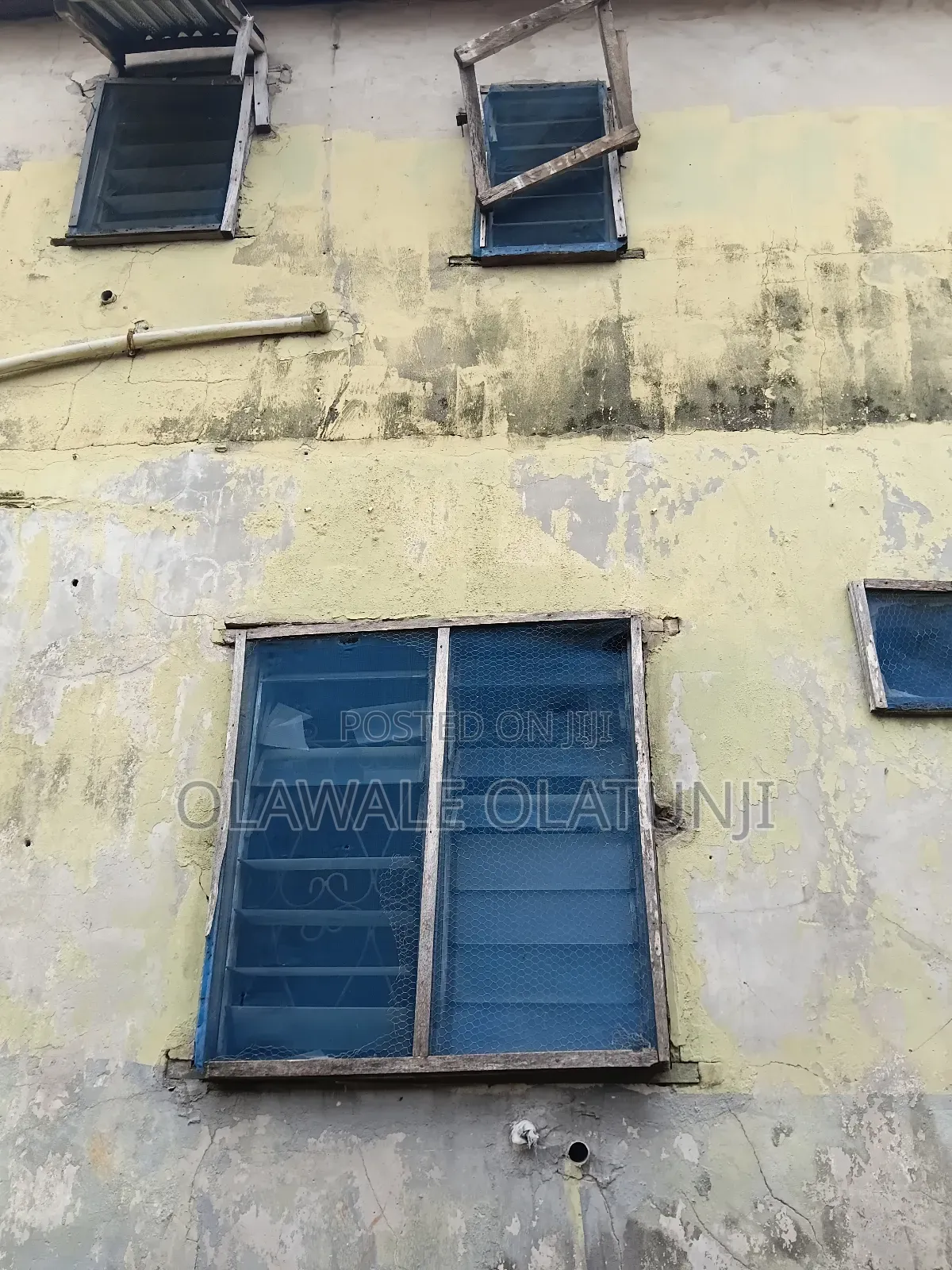 3bdrm Block of Flats in Amuwo for sale