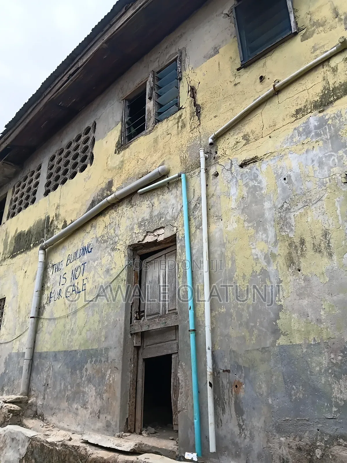 3bdrm Block of Flats in Amuwo for sale