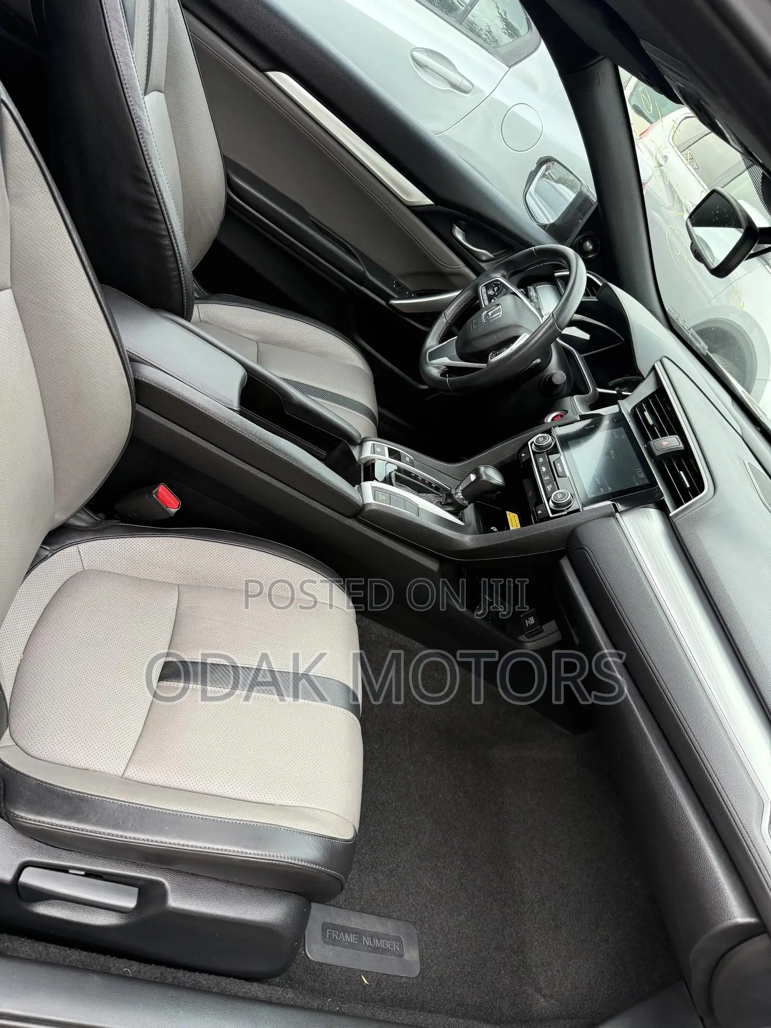 Honda Civic Touring 2dr Coupe (1.5L 4cyl) 2017 Black