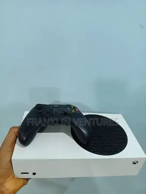 Uk Used Xbox Series S With Games and One Pad