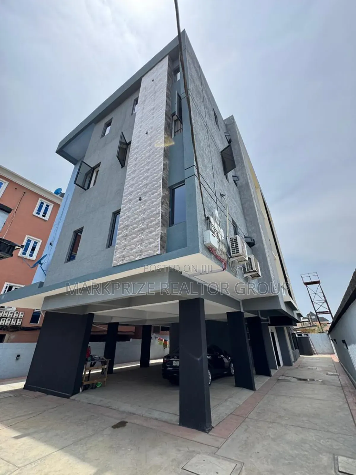 2bdrm Apartment in Surulere Lagos for sale