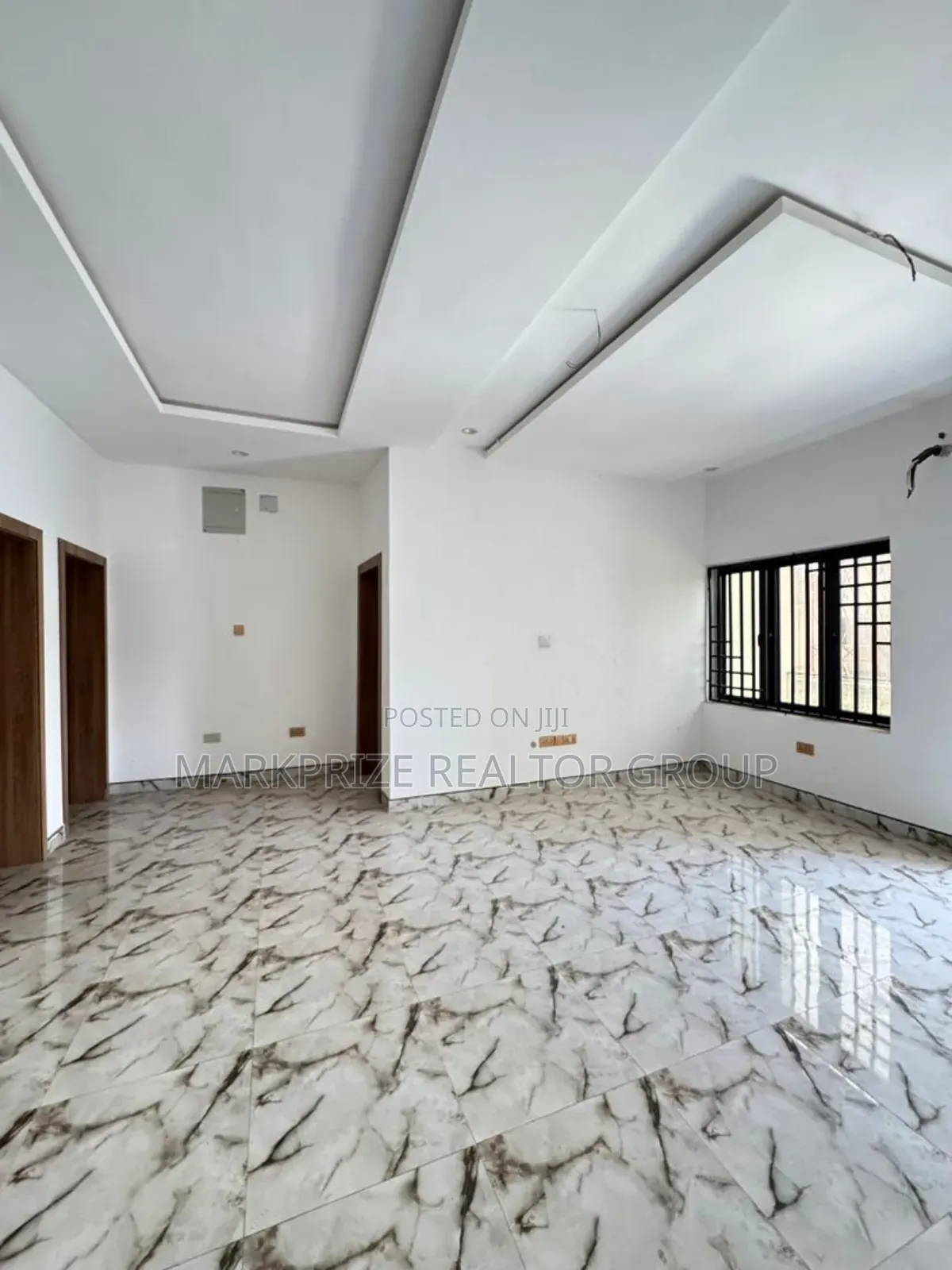 2bdrm Apartment in Surulere Lagos for sale