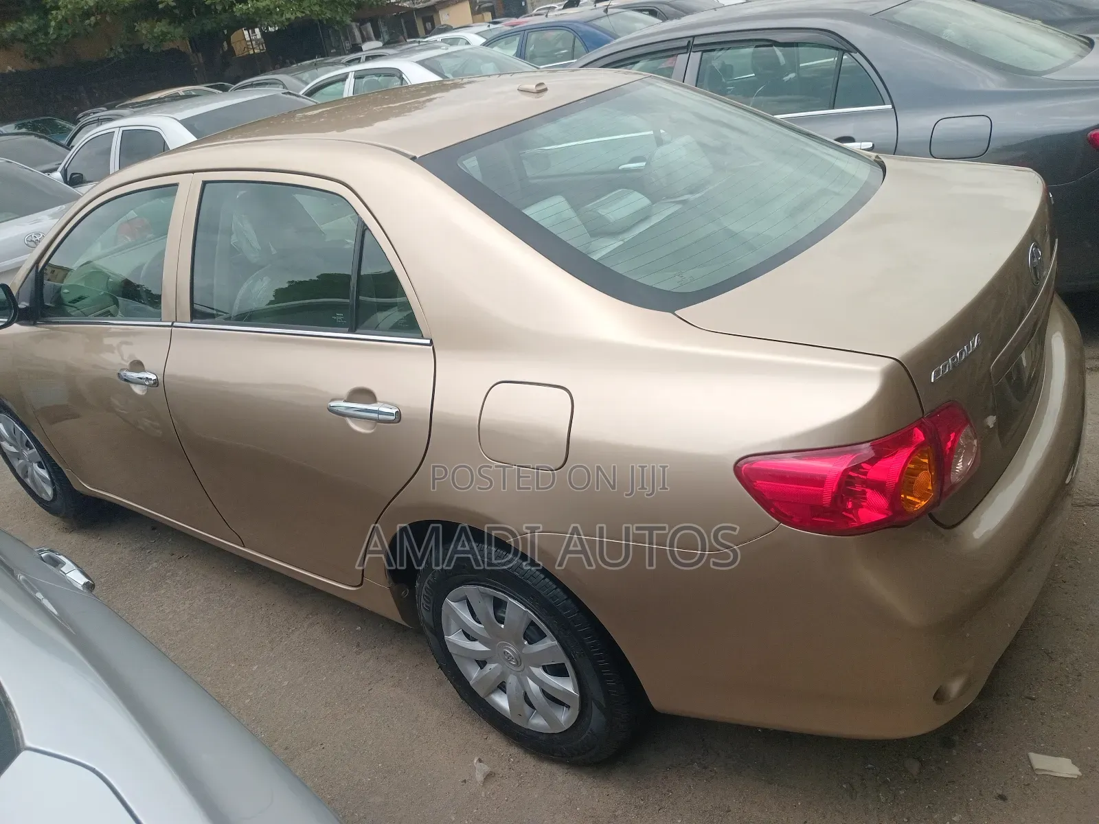 Toyota Corolla LE 4dr Sedan (1.8L 4cyl 4A) 2011 Silver